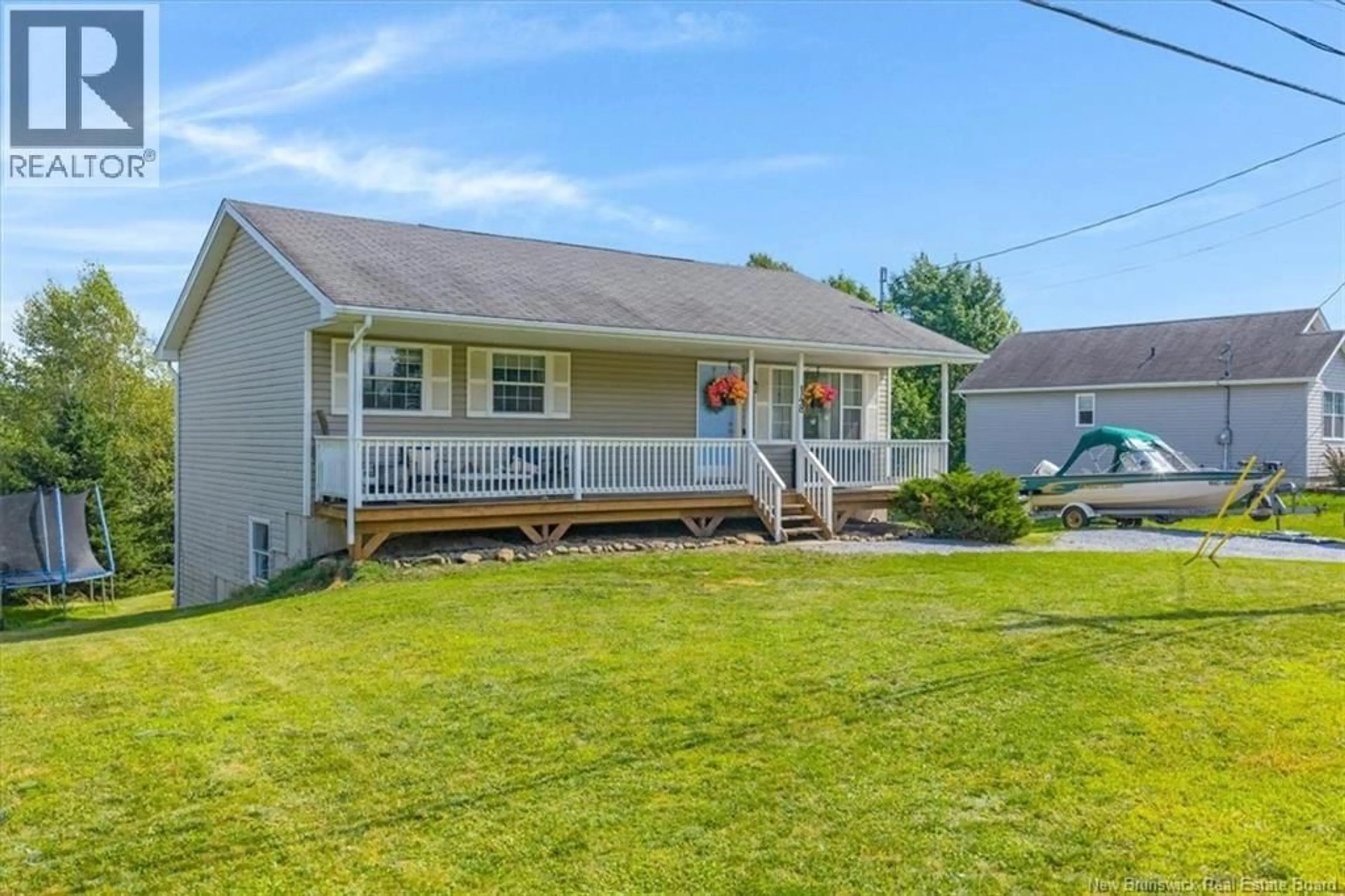 A pic from outside/outdoor area/front of a property/back of a property/a pic from drone, unknown for 148 GONDOLA BLVD, Quispamsis New Brunswick E2E1J3