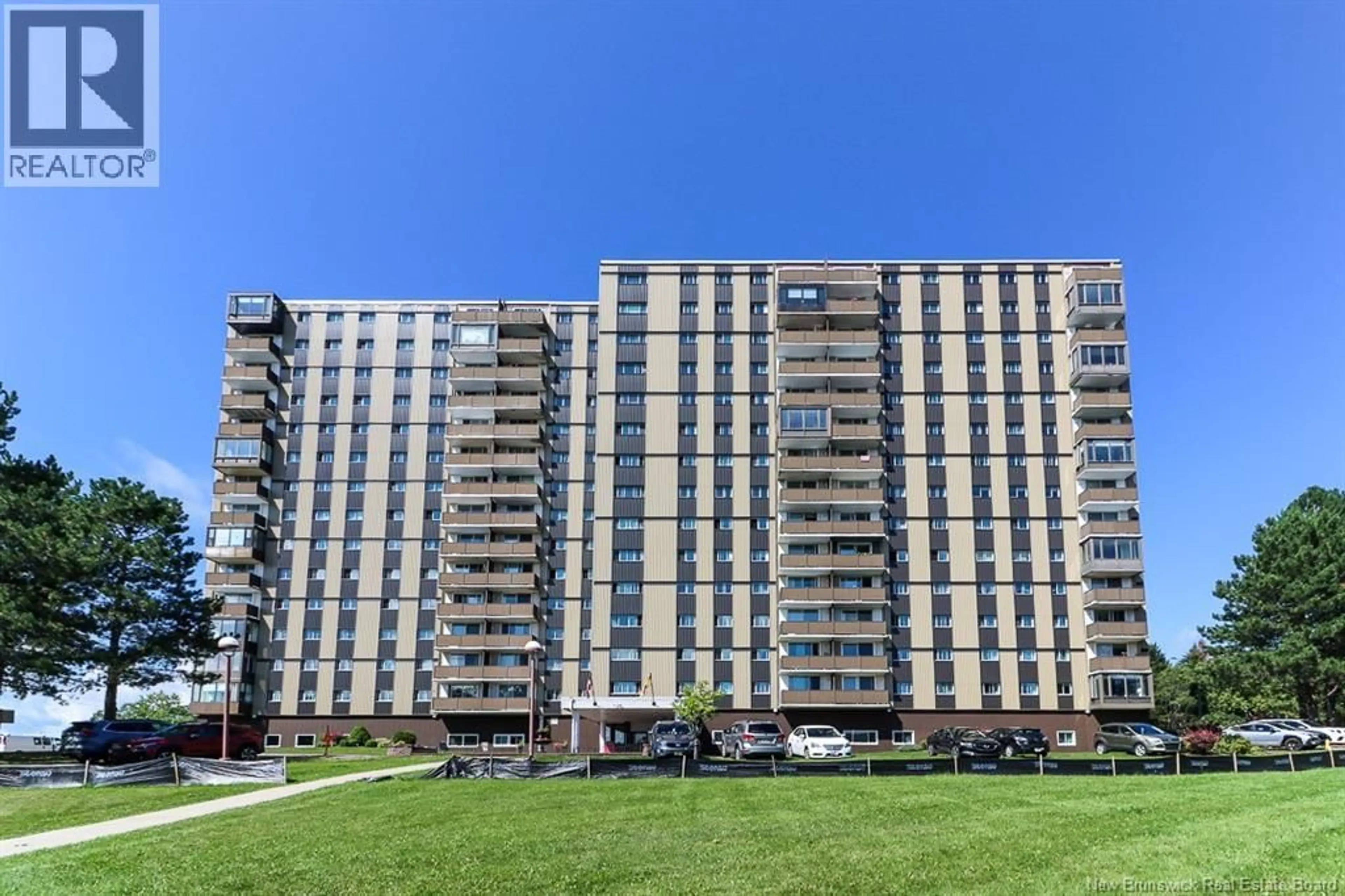 A pic from outside/outdoor area/front of a property/back of a property/a pic from drone, building for 909 - 310 WOODWARD, Saint John New Brunswick E2K2L1