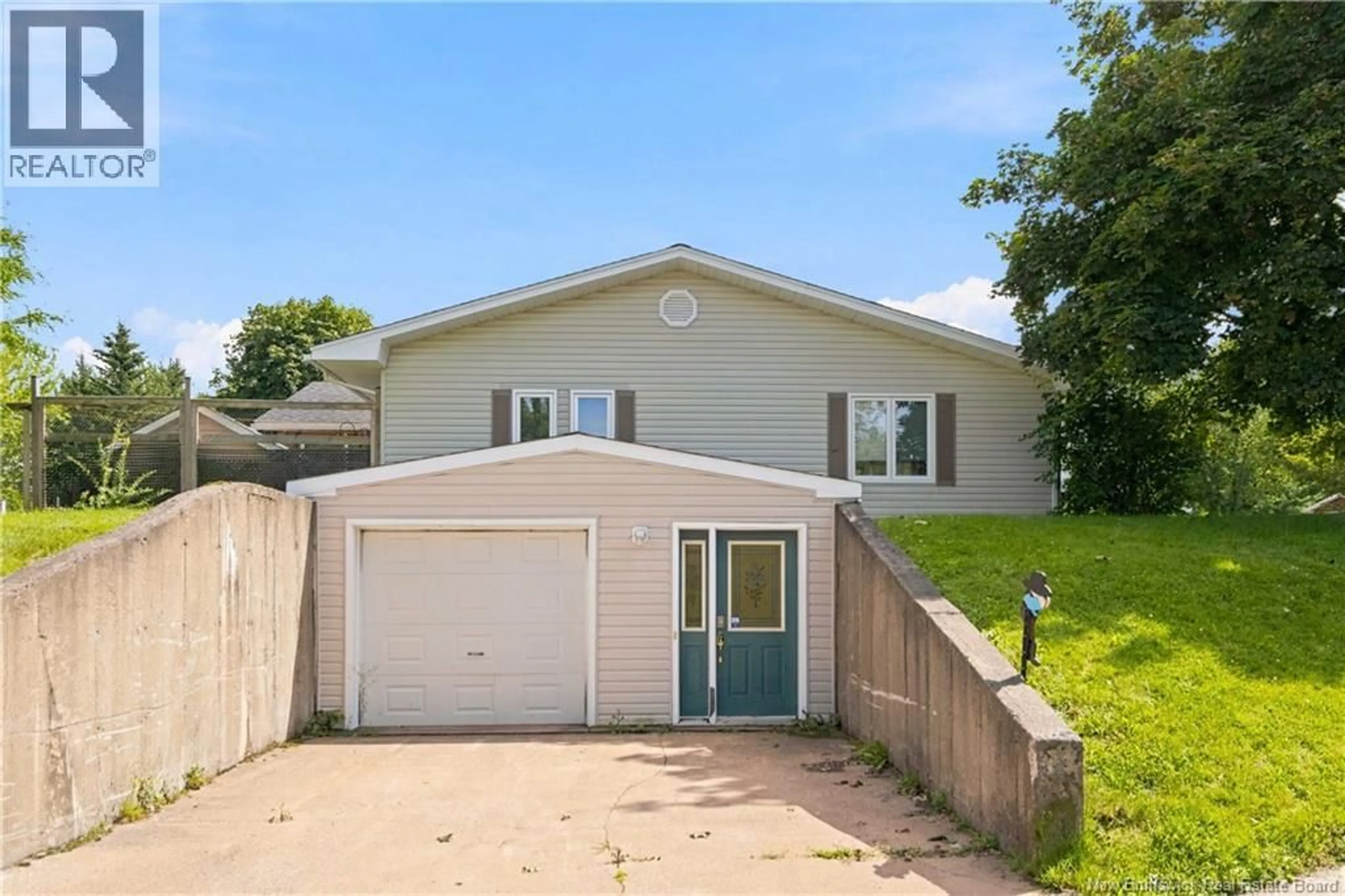 Unknown for 98 FIRWOOD CRESCENT, Moncton New Brunswick E1A5X2