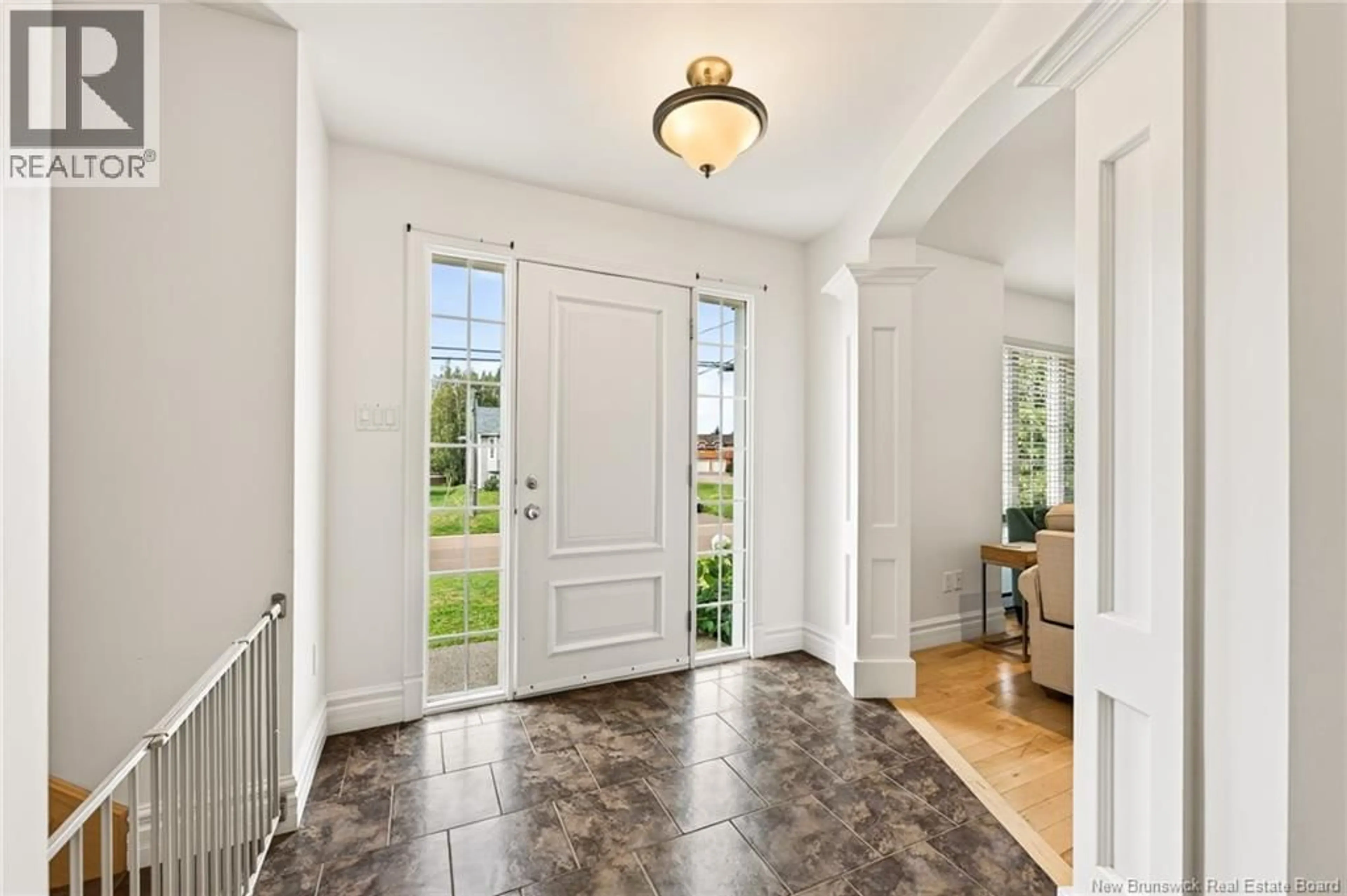 Indoor entryway for 454 ALFRED LEGER, Dieppe New Brunswick E1A0B2