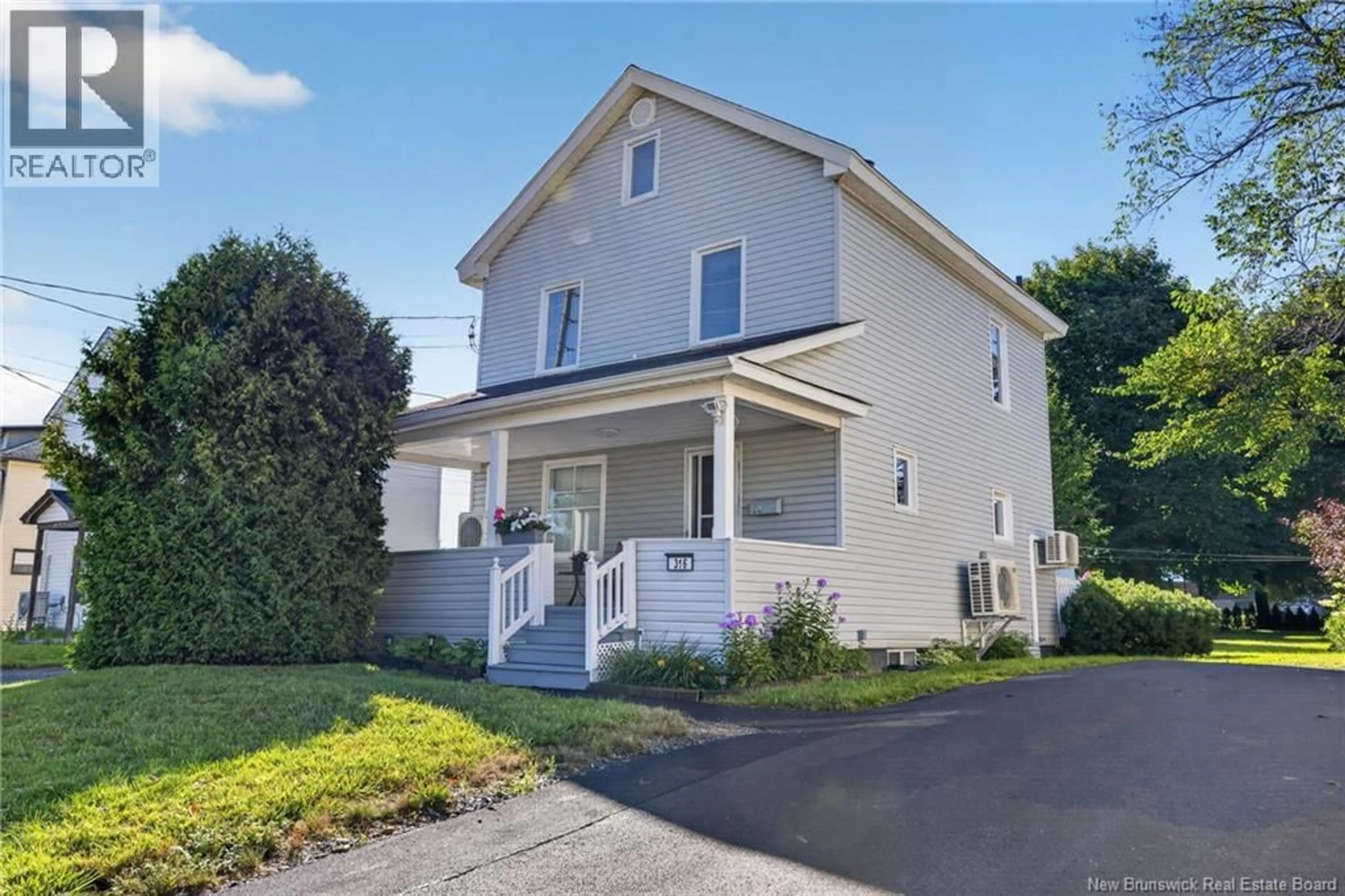 Home with vinyl exterior material, street for 316 ST ANDREW STREET, Bathurst New Brunswick E2A1C5