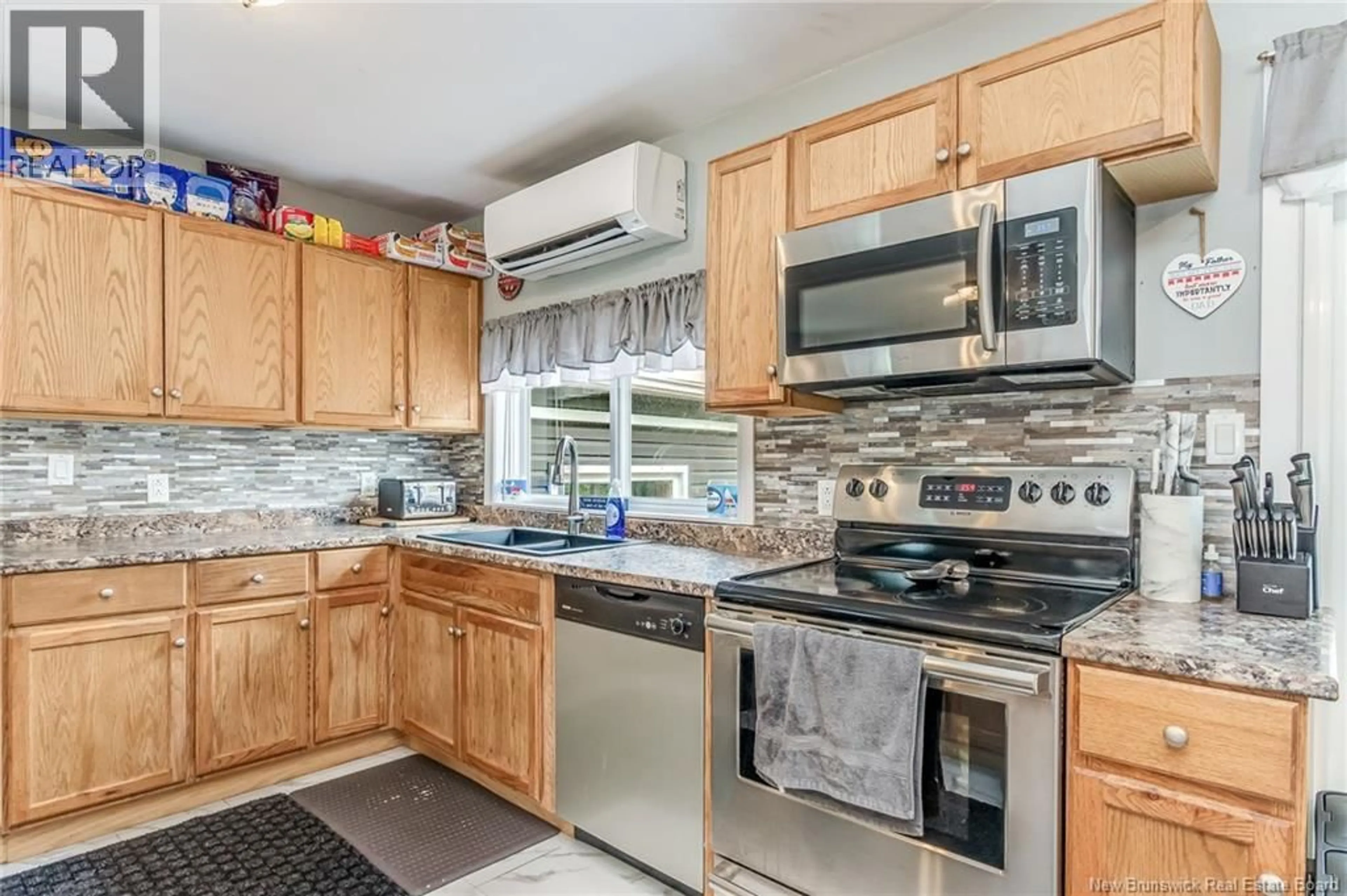 Standard kitchen, unknown for 40 CHARLES STREET, Saint John New Brunswick E2J3P7