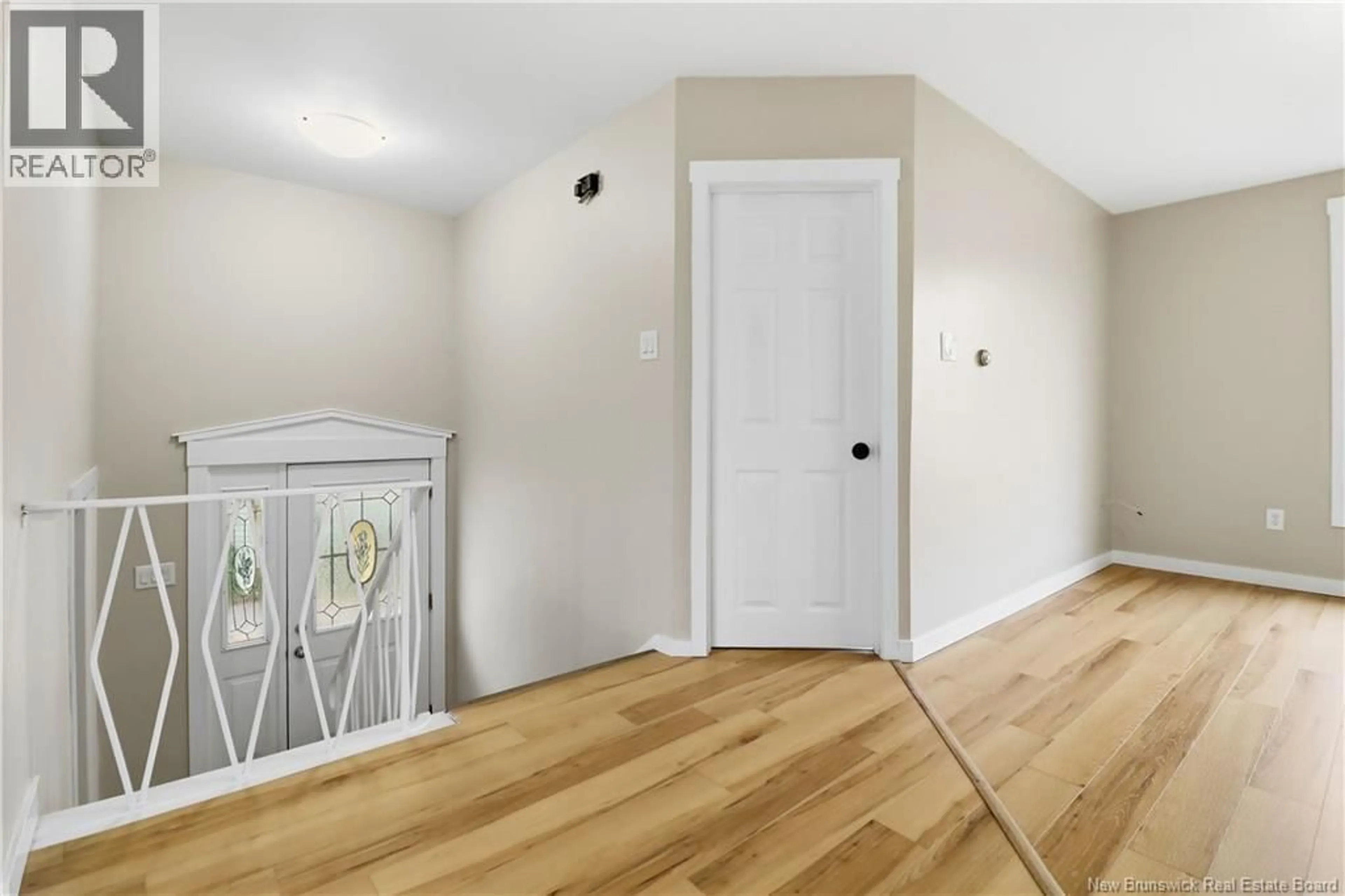 Indoor entryway for 66 BRAEBURN CRESCENT, Moncton New Brunswick E1E2L6