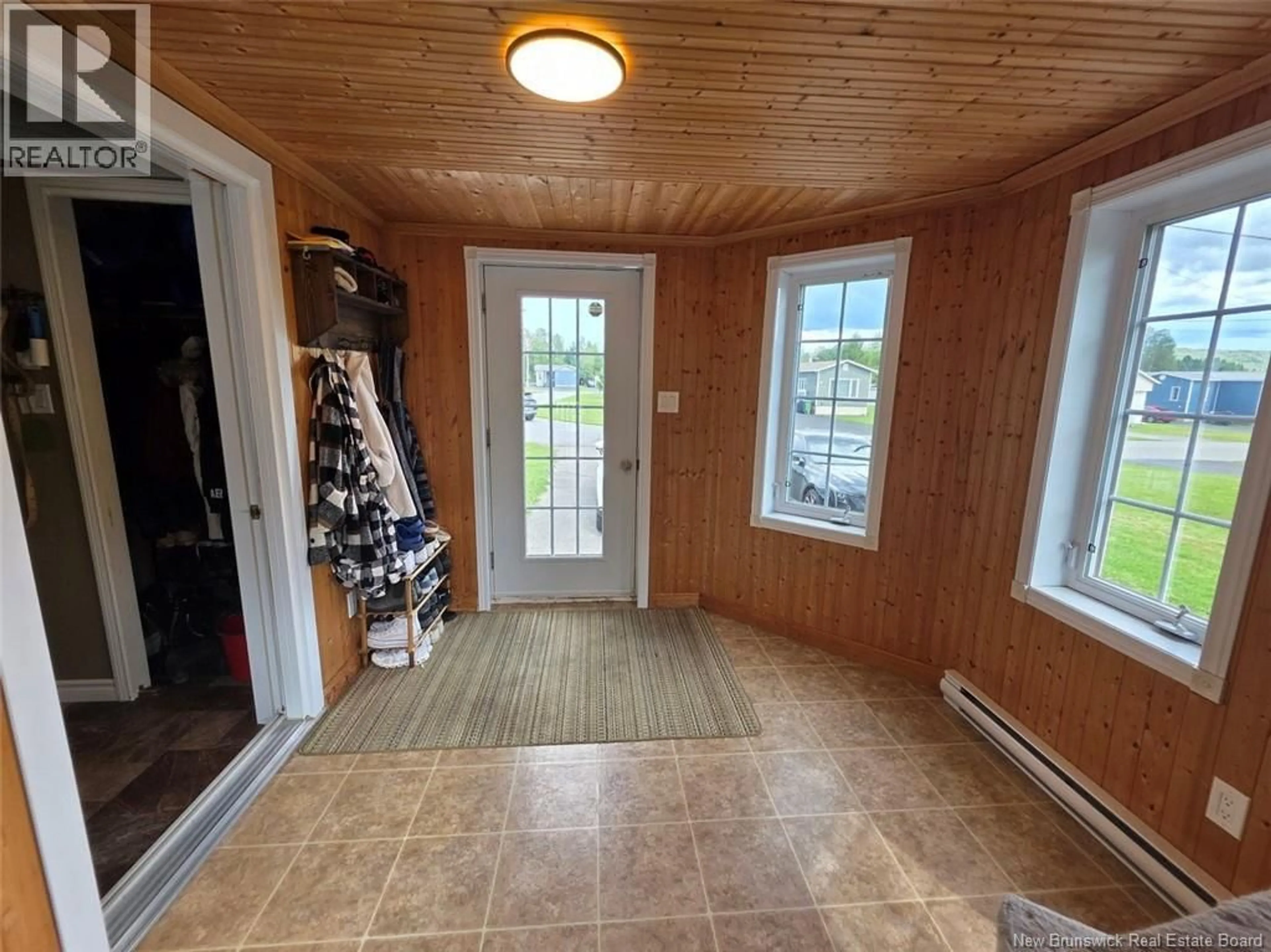 Indoor entryway for 40 LAVALLEE STREET, Saint-Jacques New Brunswick E7B1T3