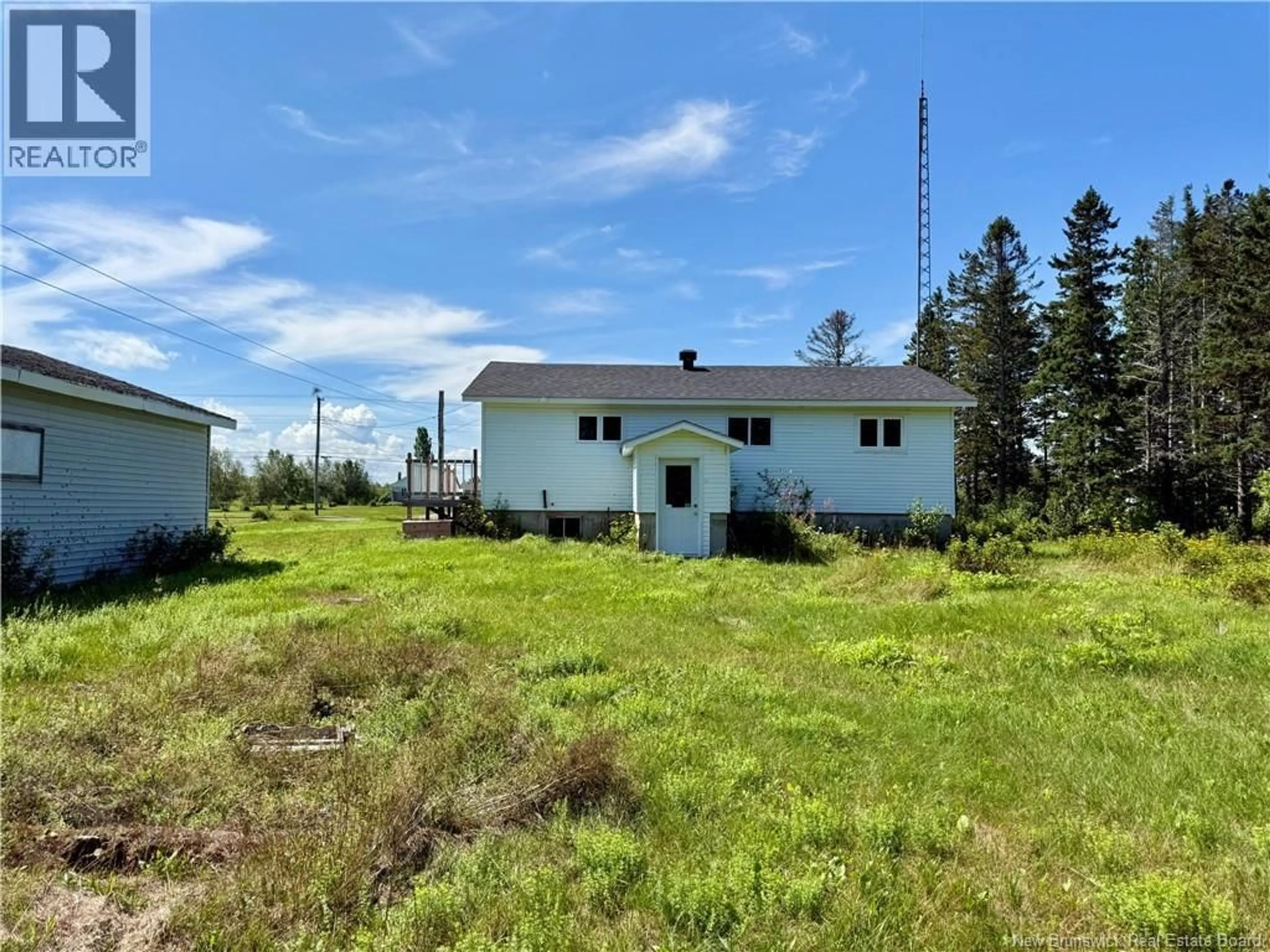 A pic from outside/outdoor area/front of a property/back of a property/a pic from drone, building for 3109 RUE MORAIS, Bas-Caraquet New Brunswick E1W6A5