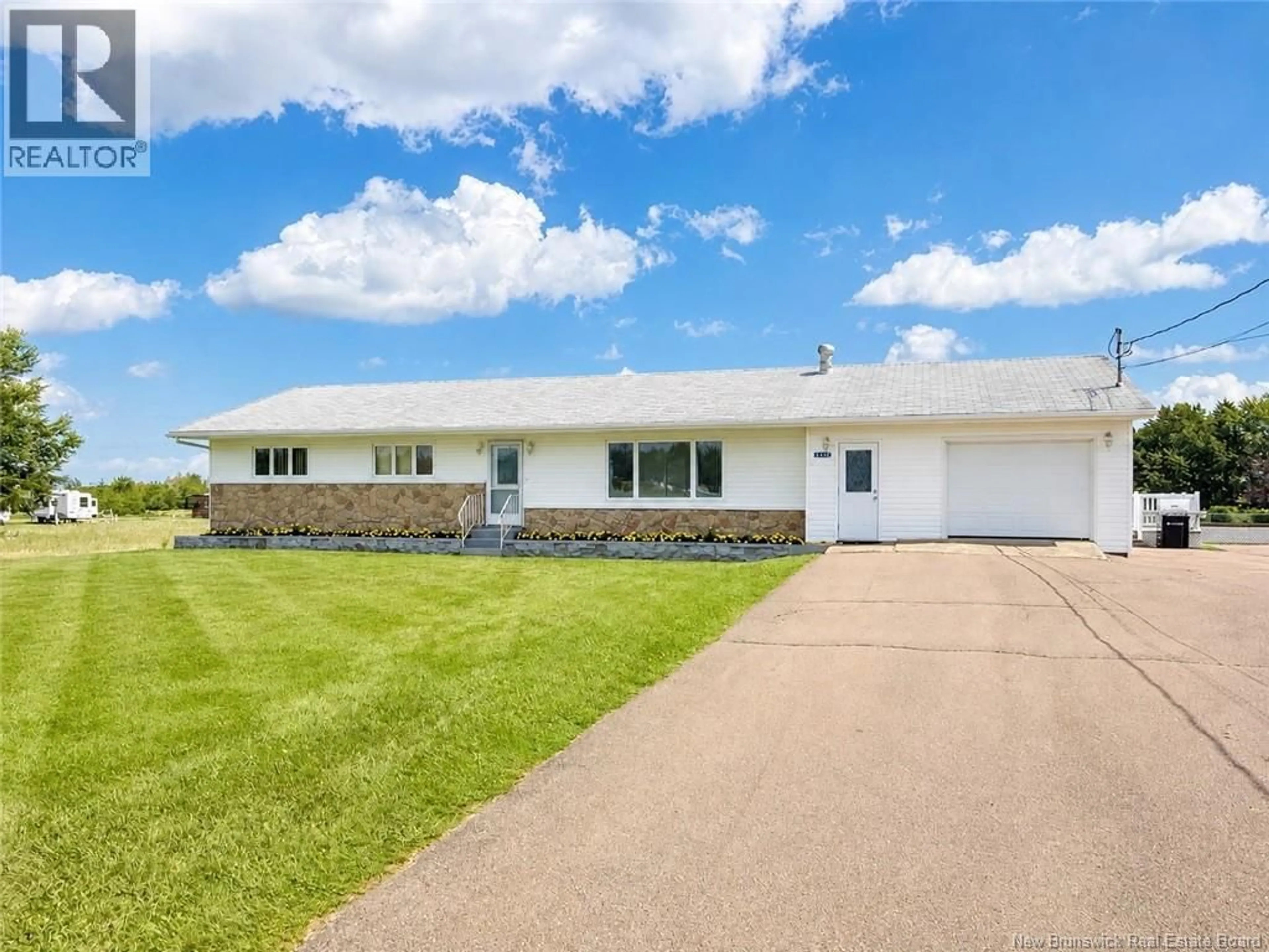 Home with vinyl exterior material, unknown for 2758 RTE 535, Cocagne New Brunswick E4R3J7