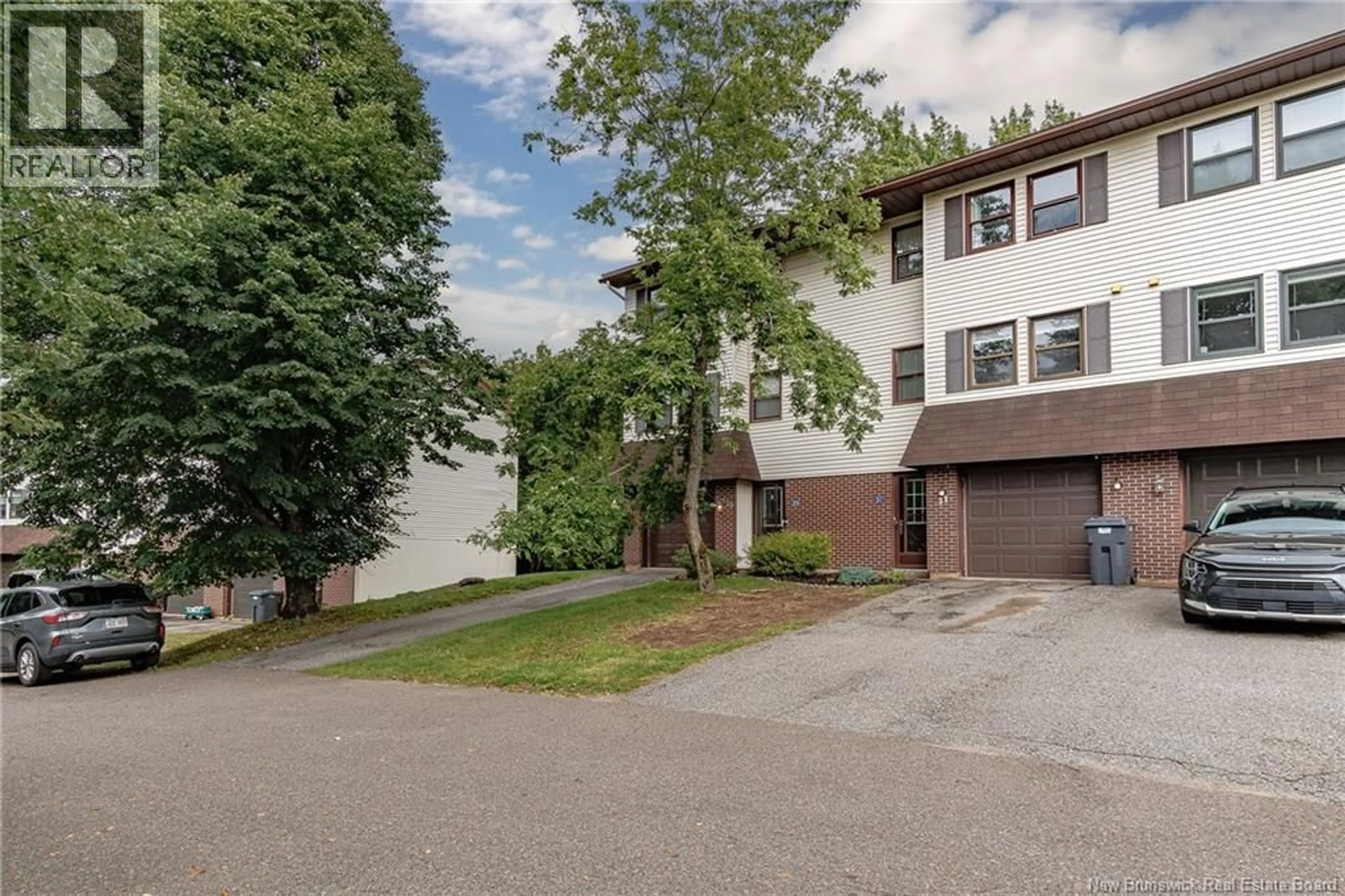 A pic from outside/outdoor area/front of a property/back of a property/a pic from drone, street for 31 SHADOWHILL COURT, Rothesay New Brunswick E2E3M4