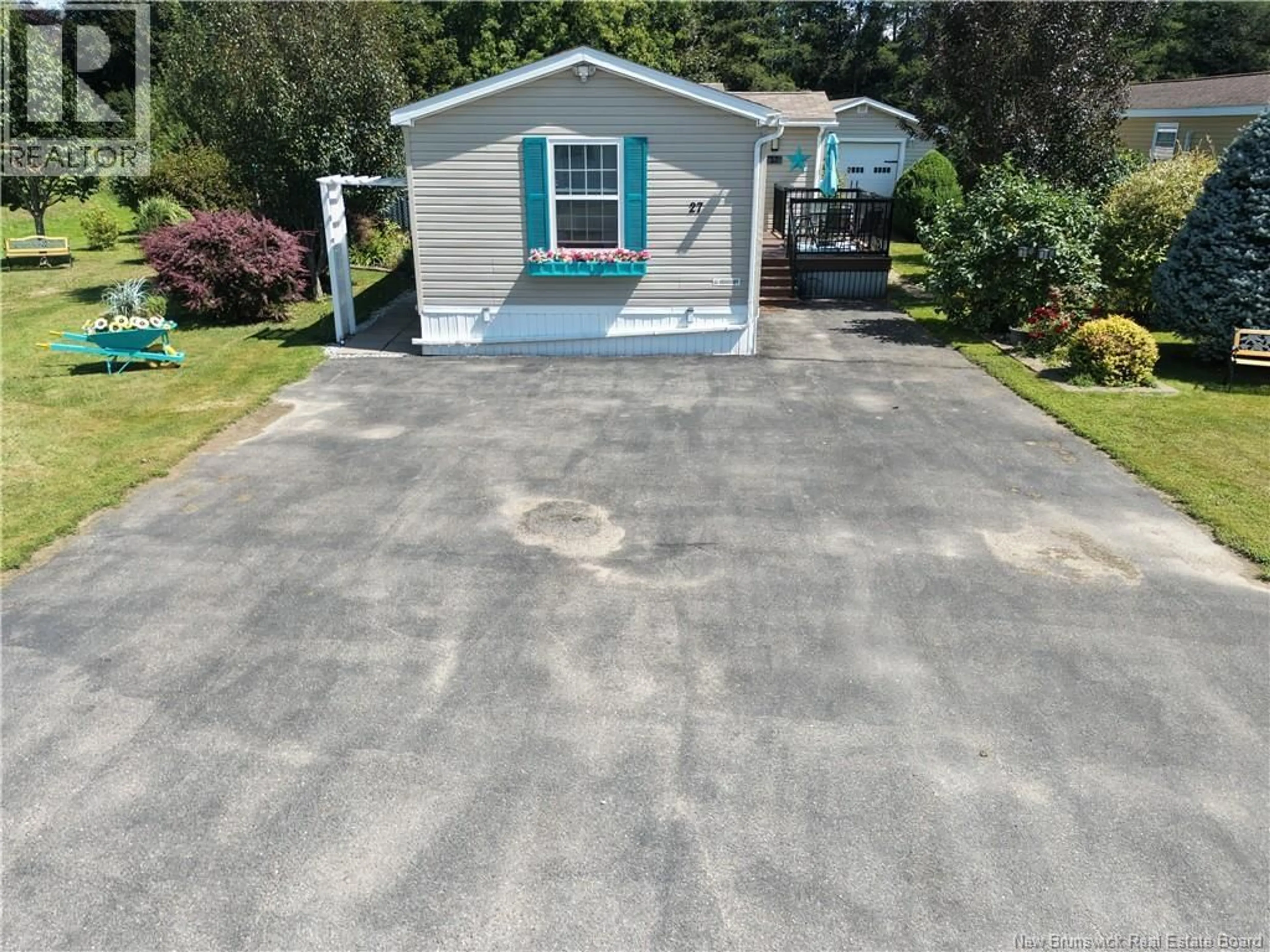 Home with vinyl exterior material, street for 27 PARK AVENUE, Sussex Corner New Brunswick E5T1R6