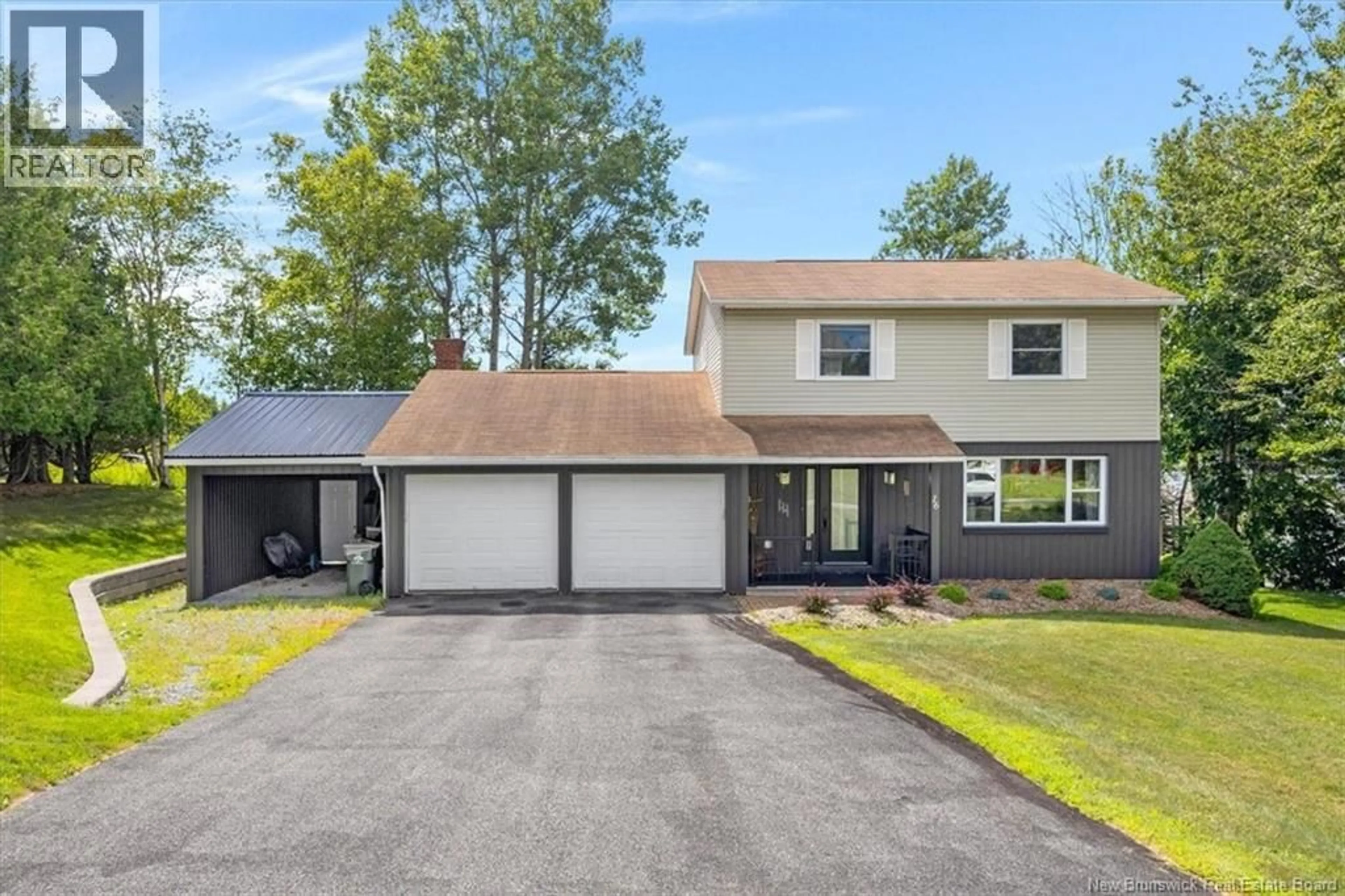 Home with vinyl exterior material, street for 16 BRAUN CRESCENT, Quispamsis New Brunswick E2E1A6