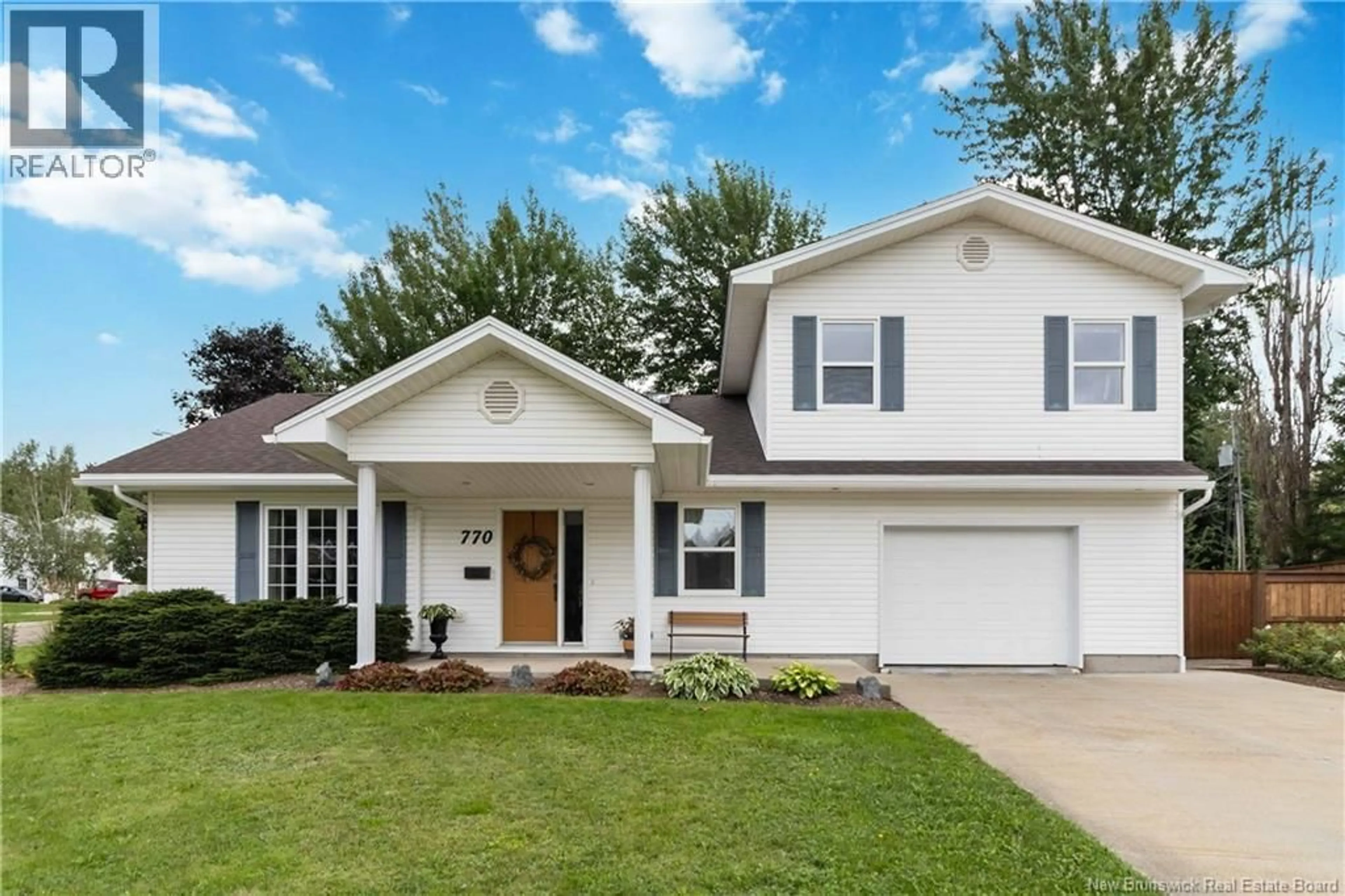 Home with vinyl exterior material, street for 770 FRAMPTON LANE, Moncton New Brunswick E1G4S9