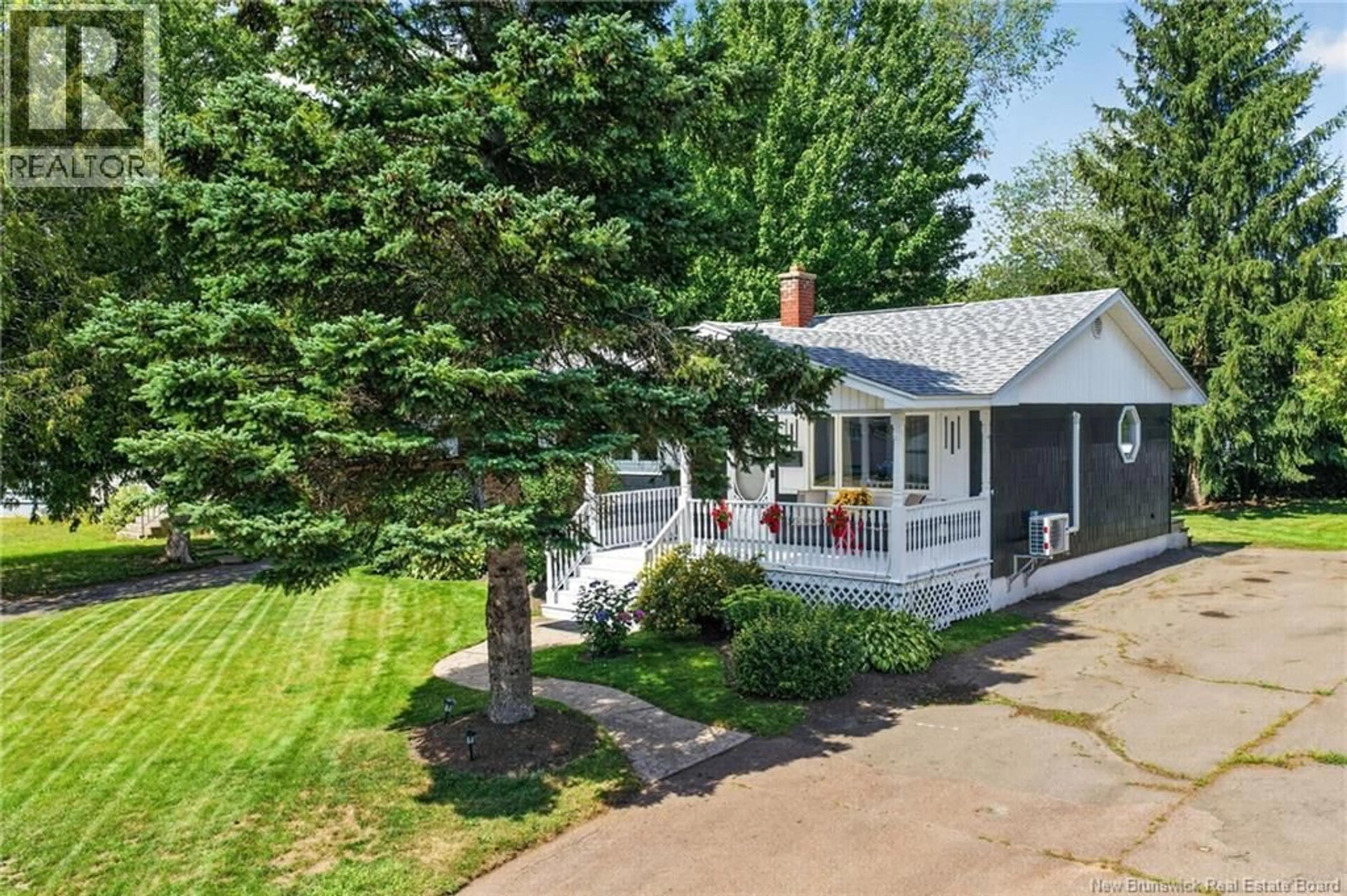 A pic from outside/outdoor area/front of a property/back of a property/a pic from drone, street for 55 LINDSAY STREET, Moncton New Brunswick E1B3A2