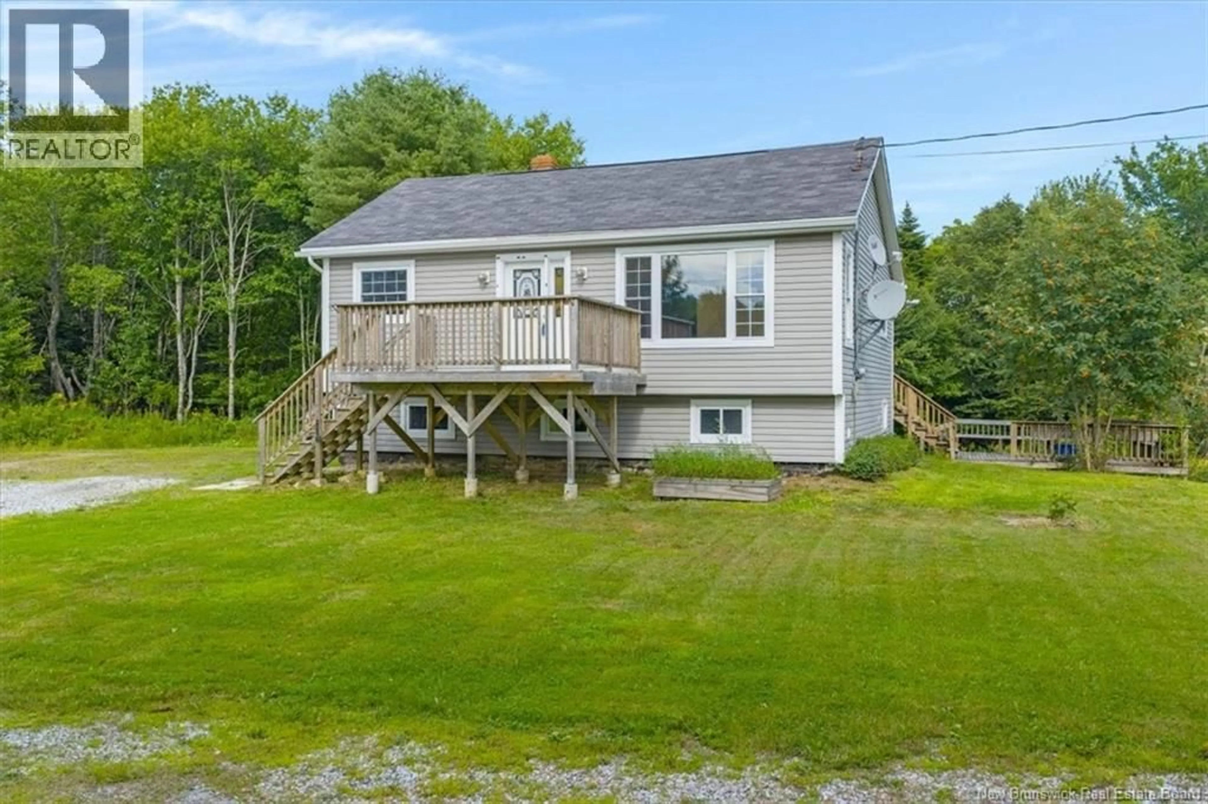 A pic from outside/outdoor area/front of a property/back of a property/a pic from drone, water/lake/river/ocean view for 152 HILL ROAD, Kingston New Brunswick E5N1H7