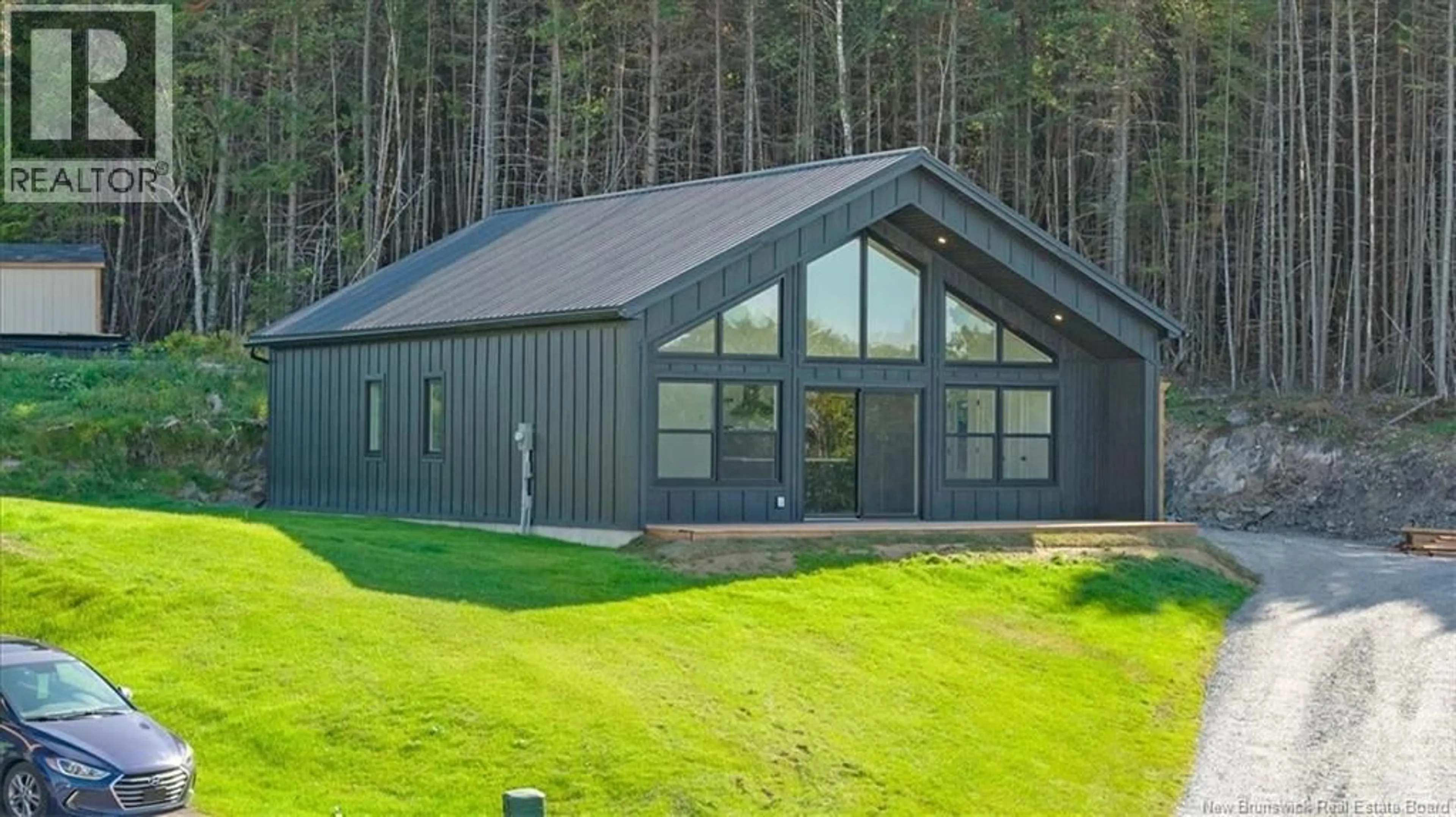 Home with vinyl exterior material, building for 85 OLD LAKE TRAIL, Saint John New Brunswick E2J5E1