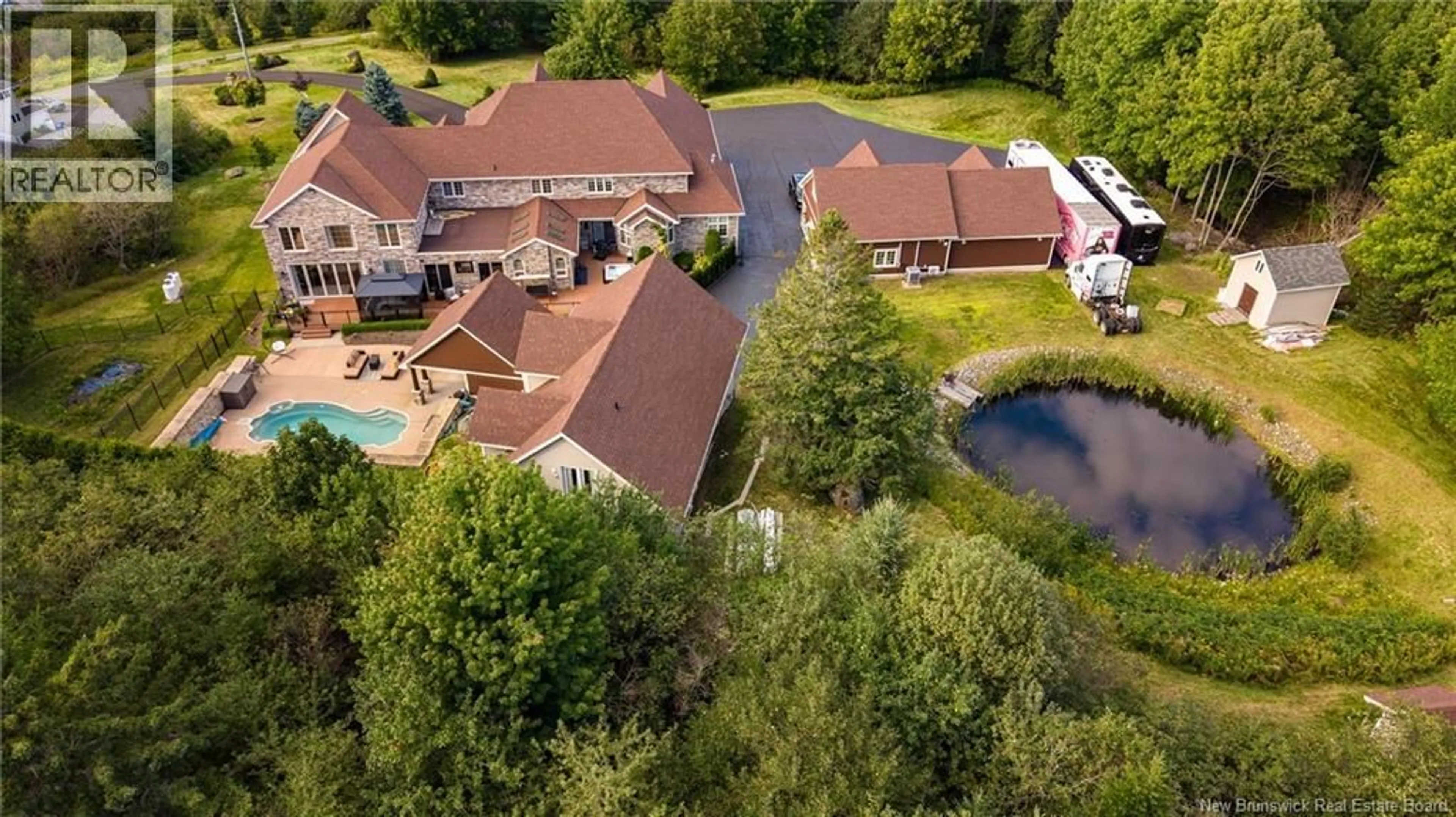 A pic from outside/outdoor area/front of a property/back of a property/a pic from drone, unknown for 380 MODEL FARM ROAD, Quispamsis New Brunswick E2G1L8