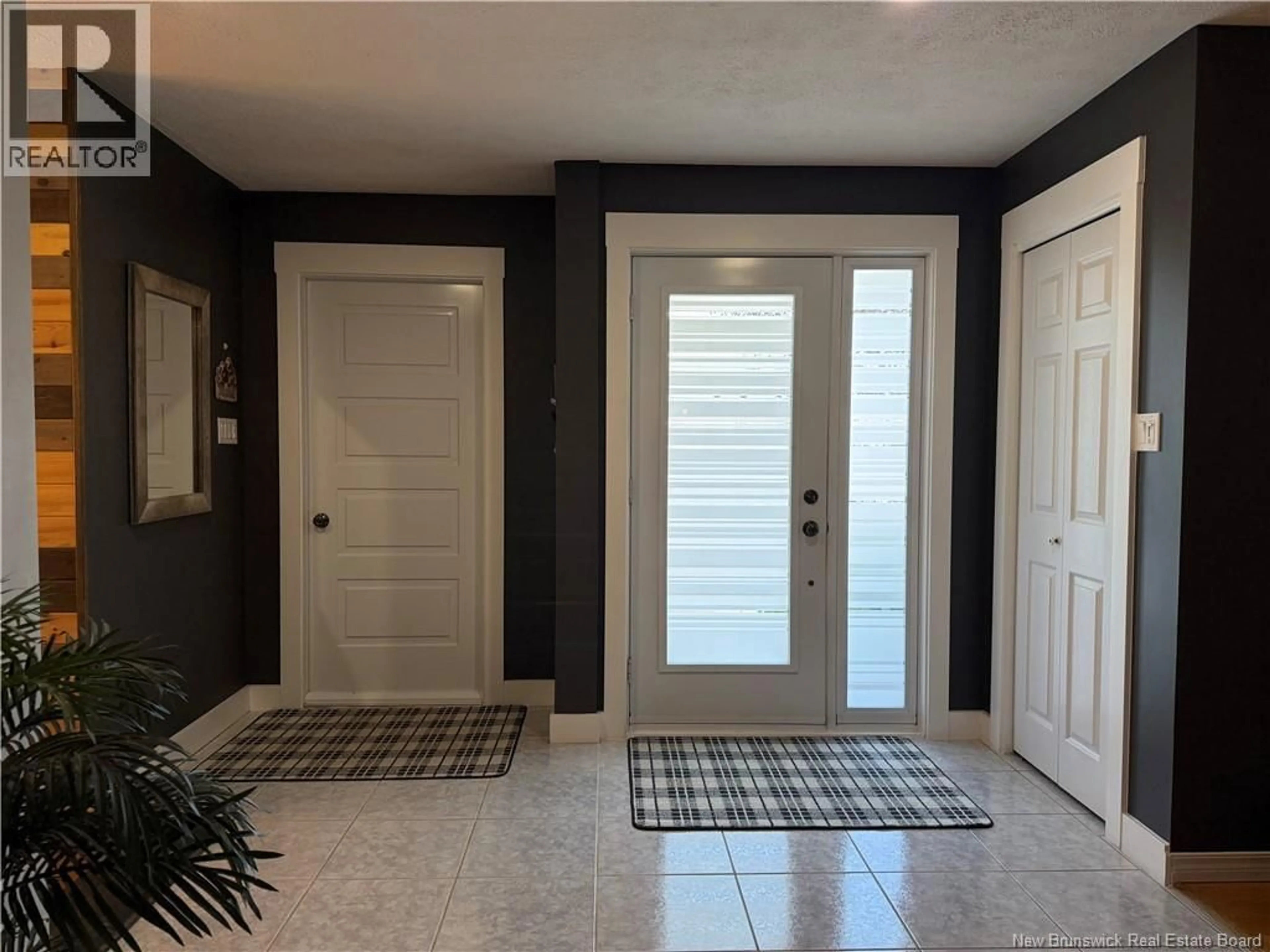 Indoor entryway for 265 CASWELL STREET, Grand-Sault/Grand Falls New Brunswick E3Z1A7