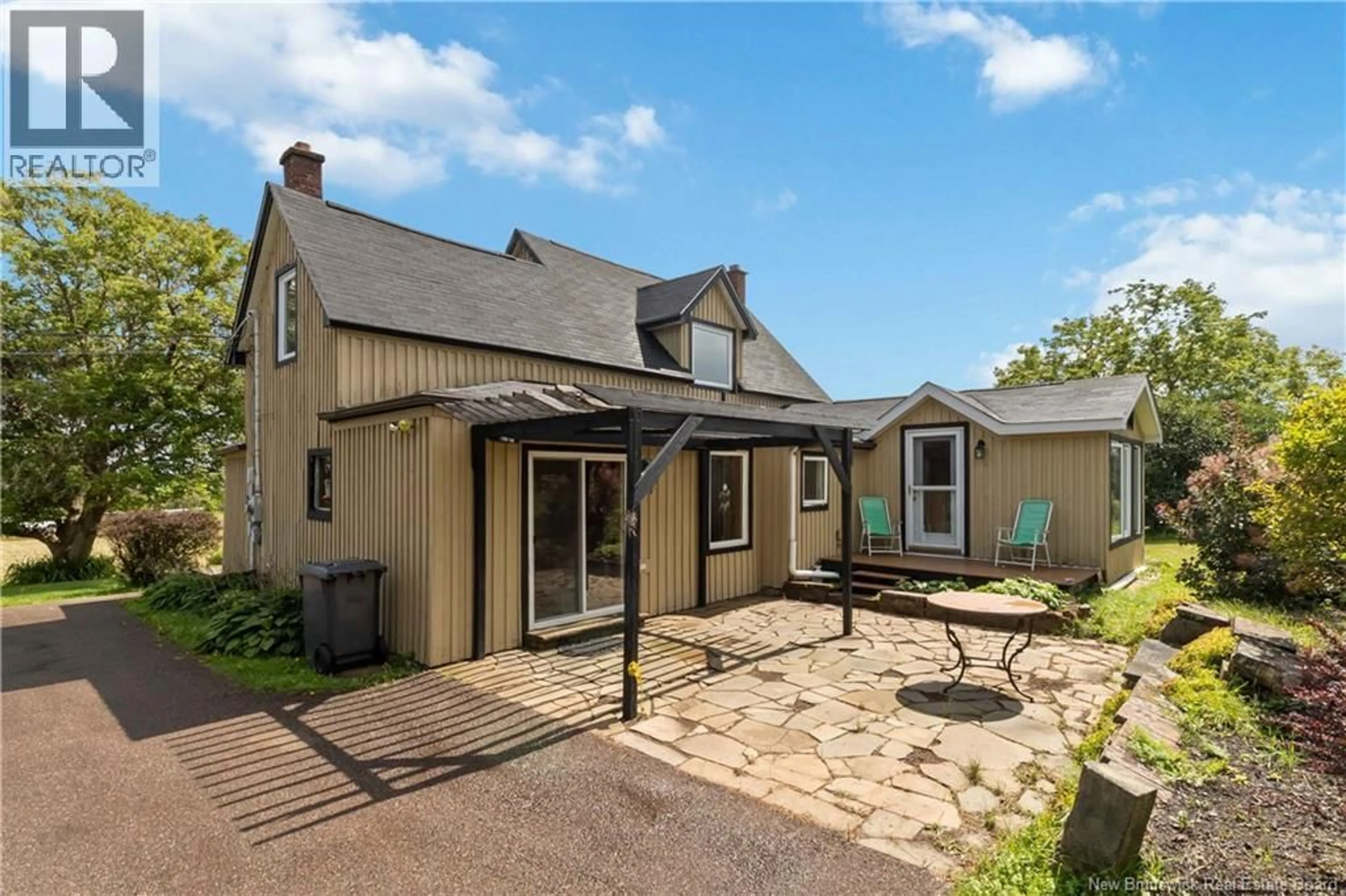 A pic from outside/outdoor area/front of a property/back of a property/a pic from drone, street for 2859 ROUTE 535 ROUTE, Cocagne New Brunswick E4R3E2