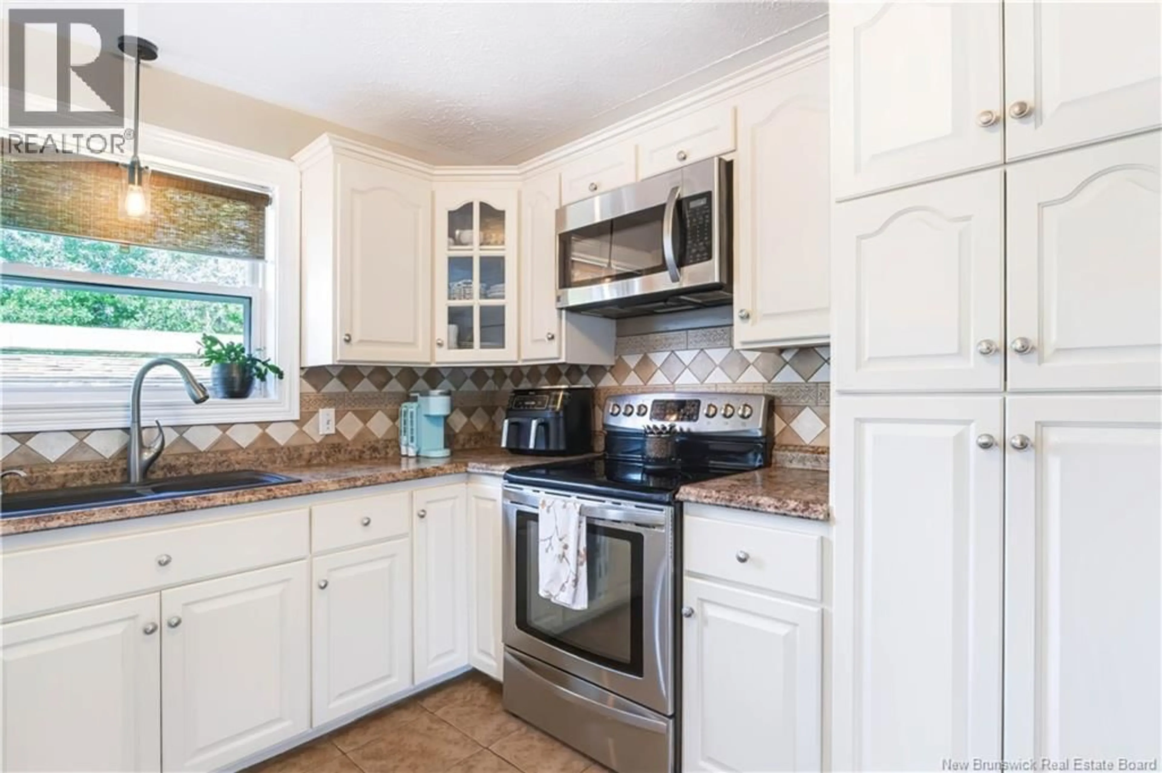 Standard kitchen, ceramic/tile floor for 41 REBECCA DRIVE, Fredericton New Brunswick E3B9N4