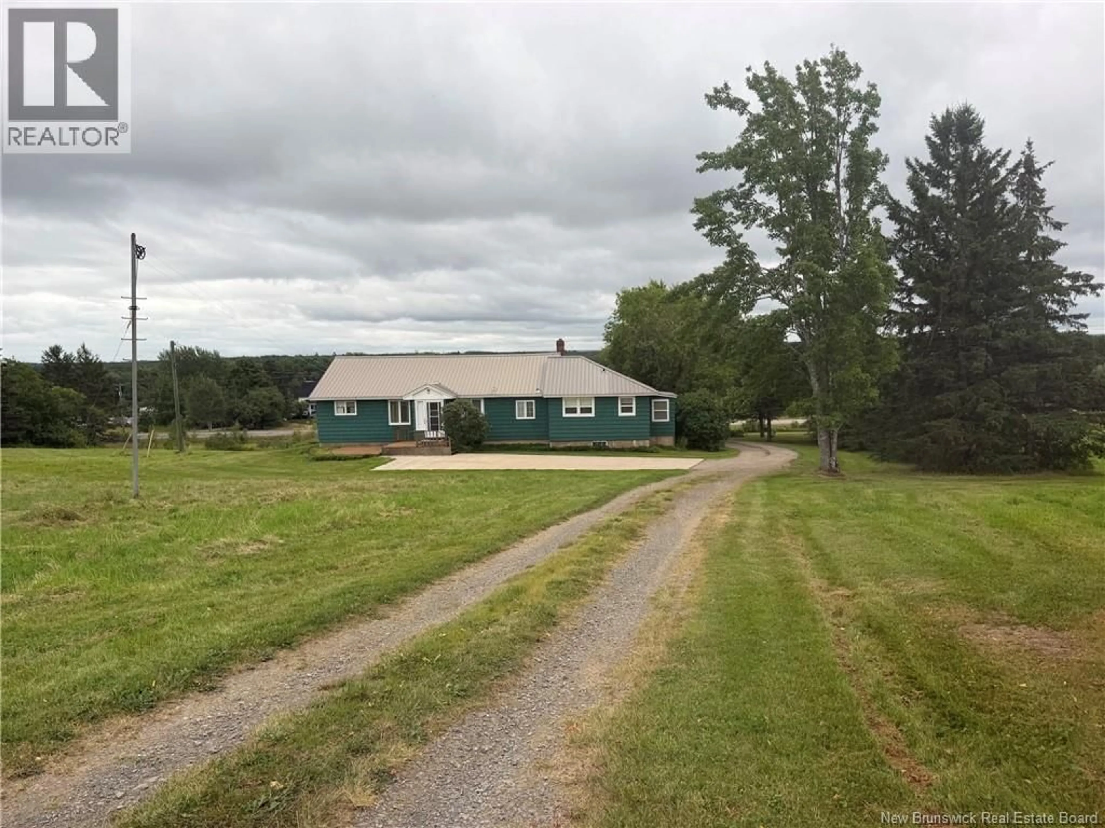 A pic from outside/outdoor area/front of a property/back of a property/a pic from drone, unknown for 4519 ROUTE 106, Petitcodiac New Brunswick E4Z6E9
