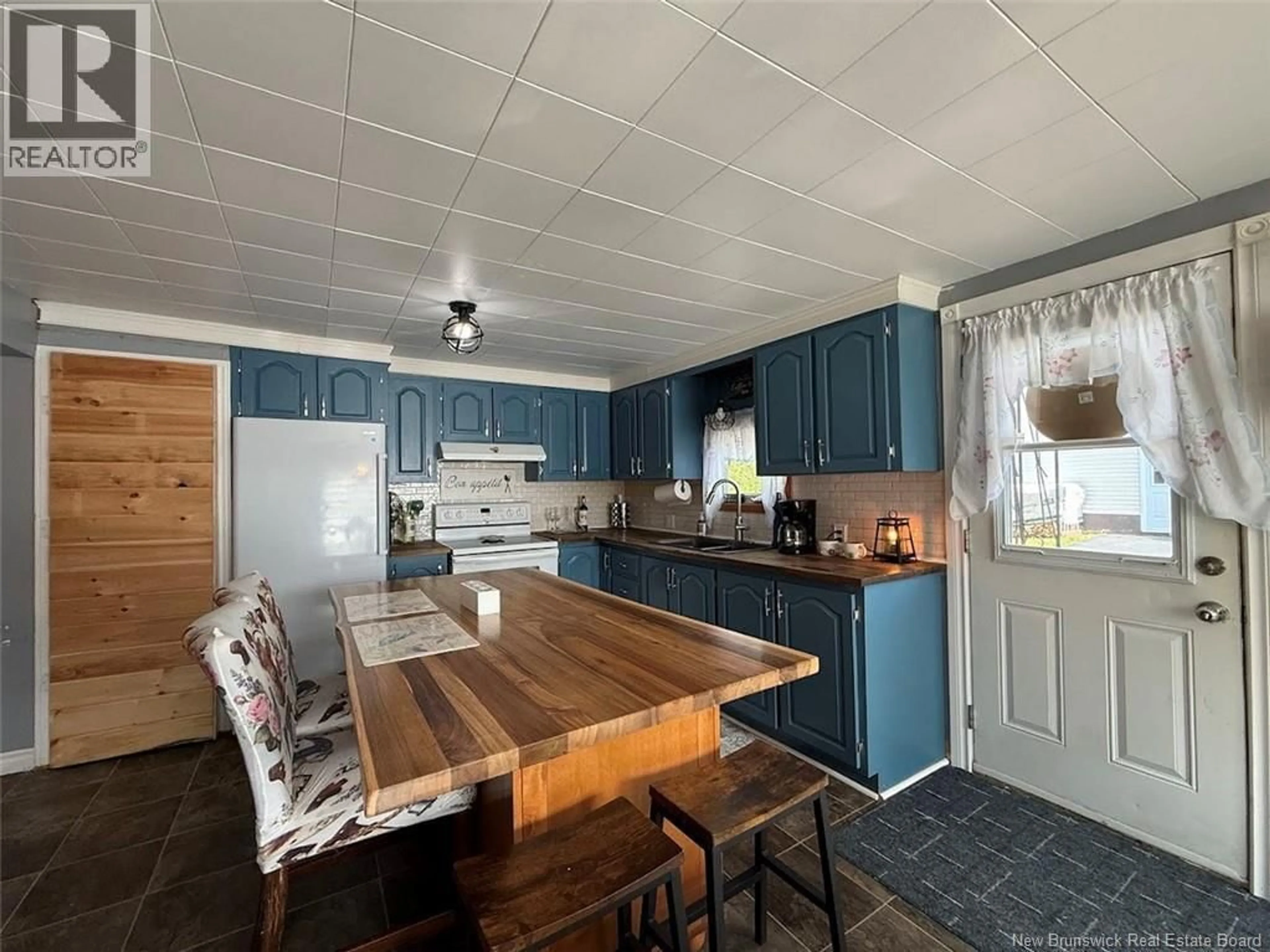 Open concept kitchen, unknown for 23 LAJOIE STREET, Saint-Basile New Brunswick E7C1E1