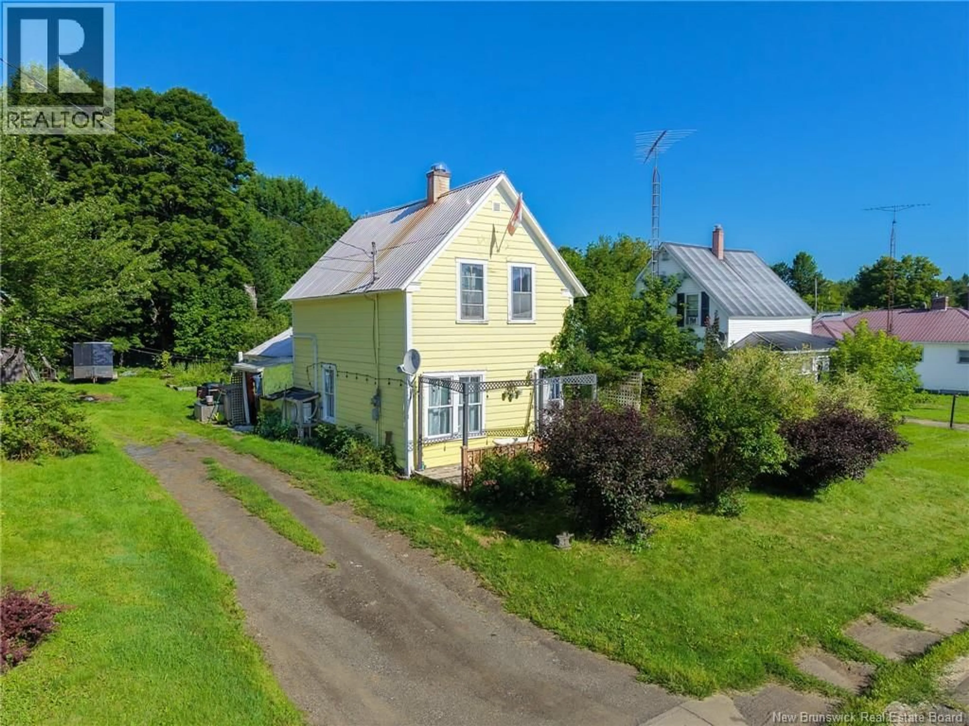 A pic from outside/outdoor area/front of a property/back of a property/a pic from drone, street for 176 MAIN STREET, Canterbury New Brunswick E6H1K9