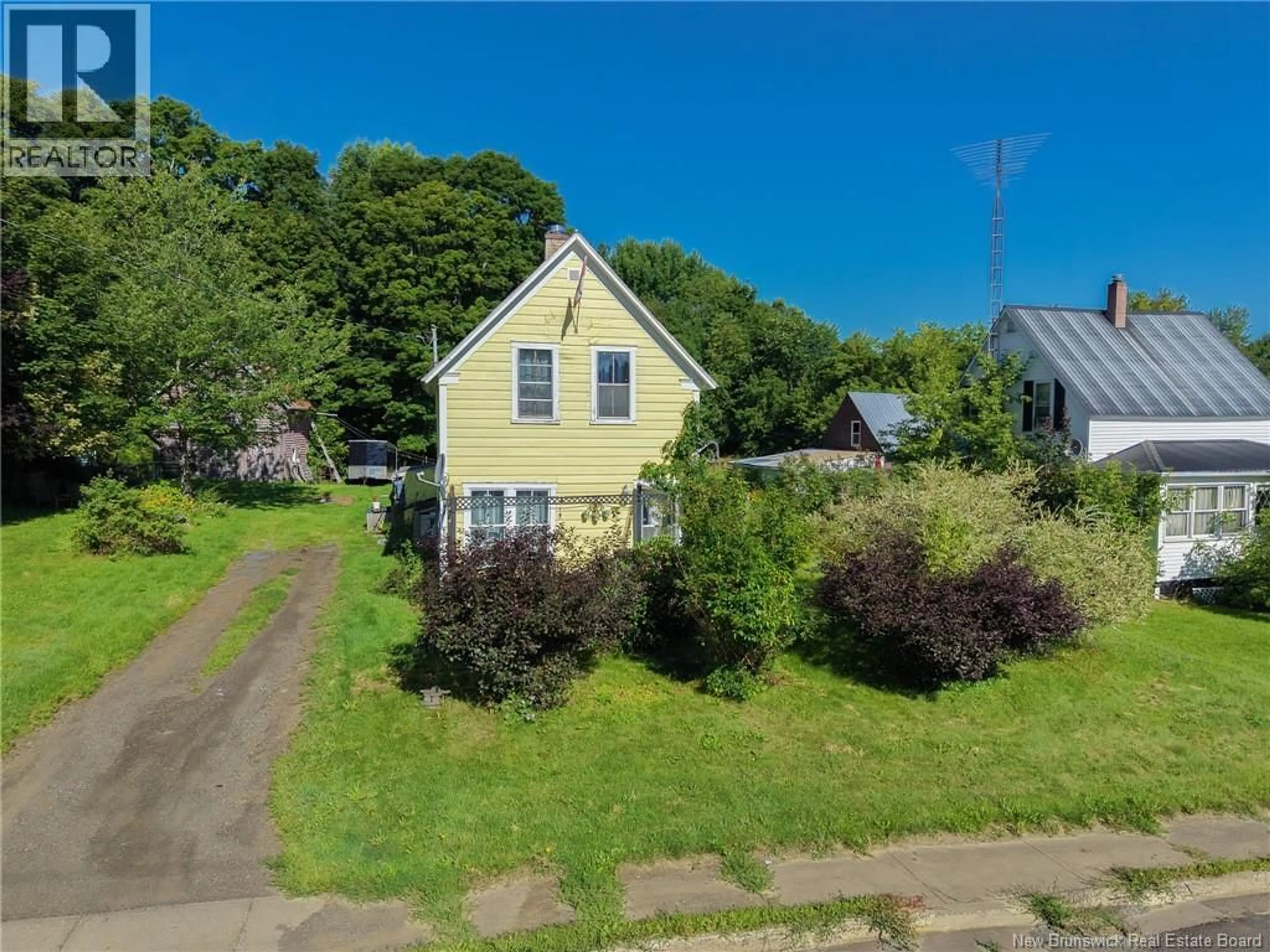 A pic from outside/outdoor area/front of a property/back of a property/a pic from drone, street for 176 MAIN STREET, Canterbury New Brunswick E6H1K9