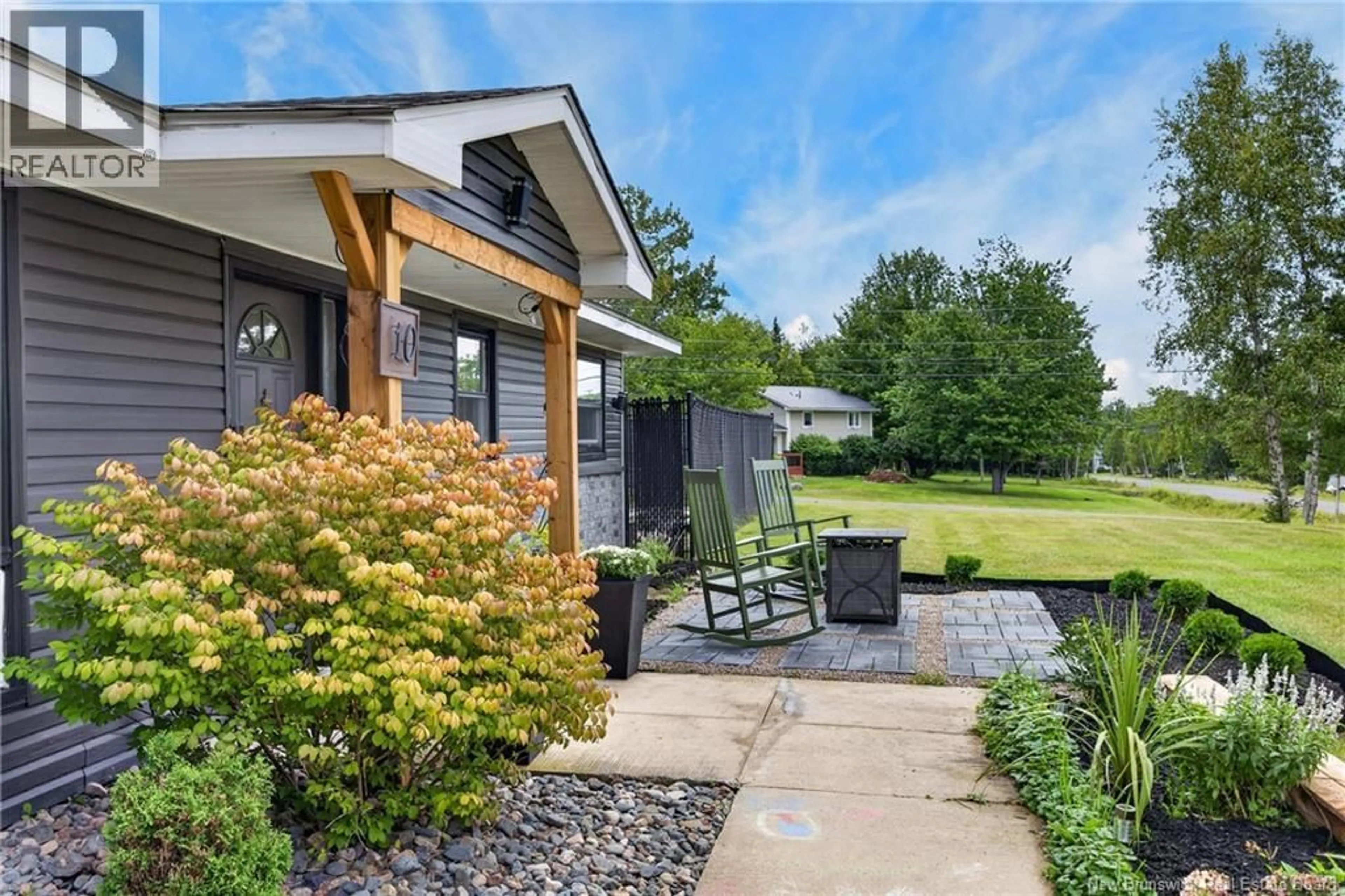 Patio, street for 10 SOMMERSET LANE, Douglas New Brunswick E6G8B1