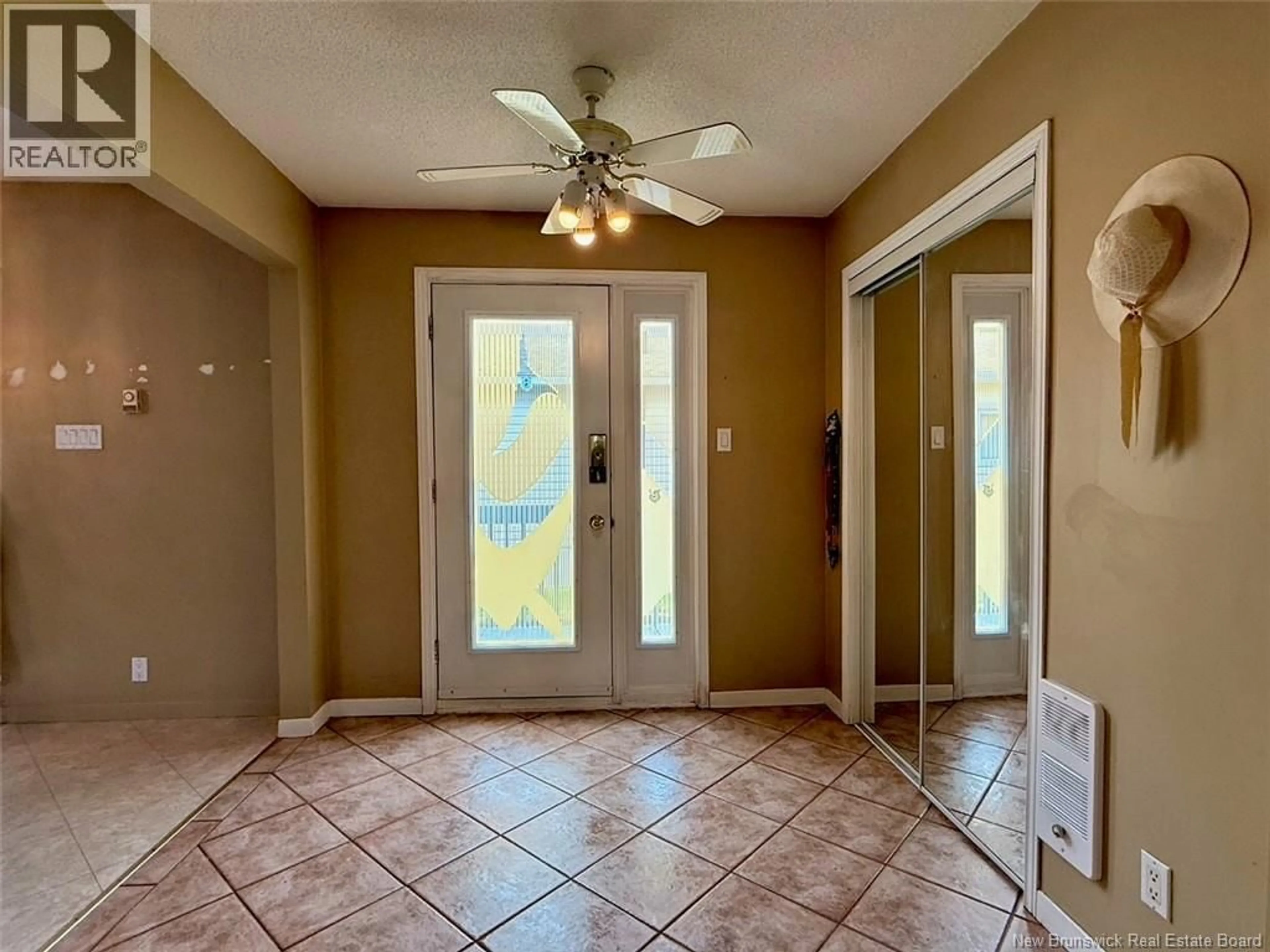 Indoor entryway for 21 MOUNTAIN VIEW PLACE, Campbellton New Brunswick E3N3K8