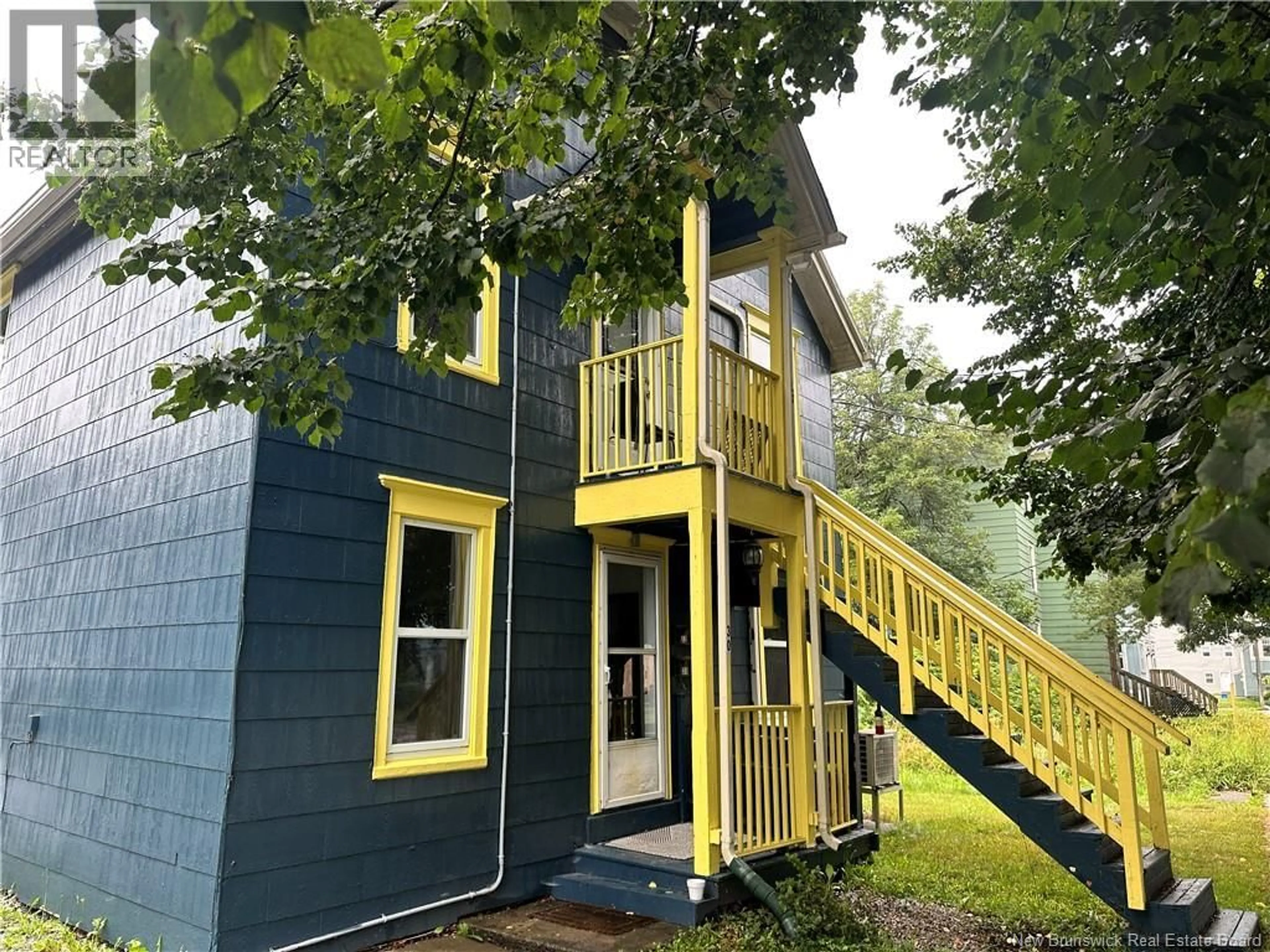 Home with vinyl exterior material, building for 30-32 CEDAR GROVE CRESCENT, Saint John New Brunswick E2K4G6