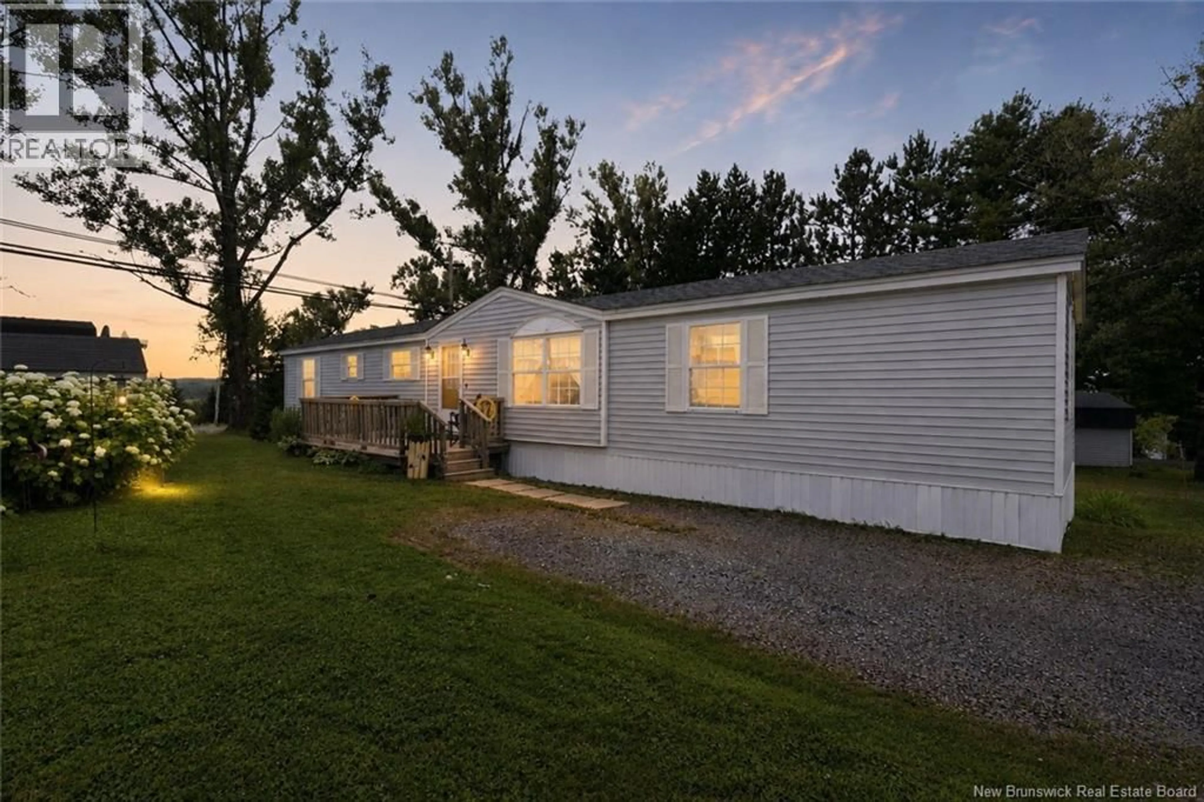 Home with vinyl exterior material, unknown for 99 HEDGEVIEW DRIVE, Hanwell New Brunswick E3B6R8