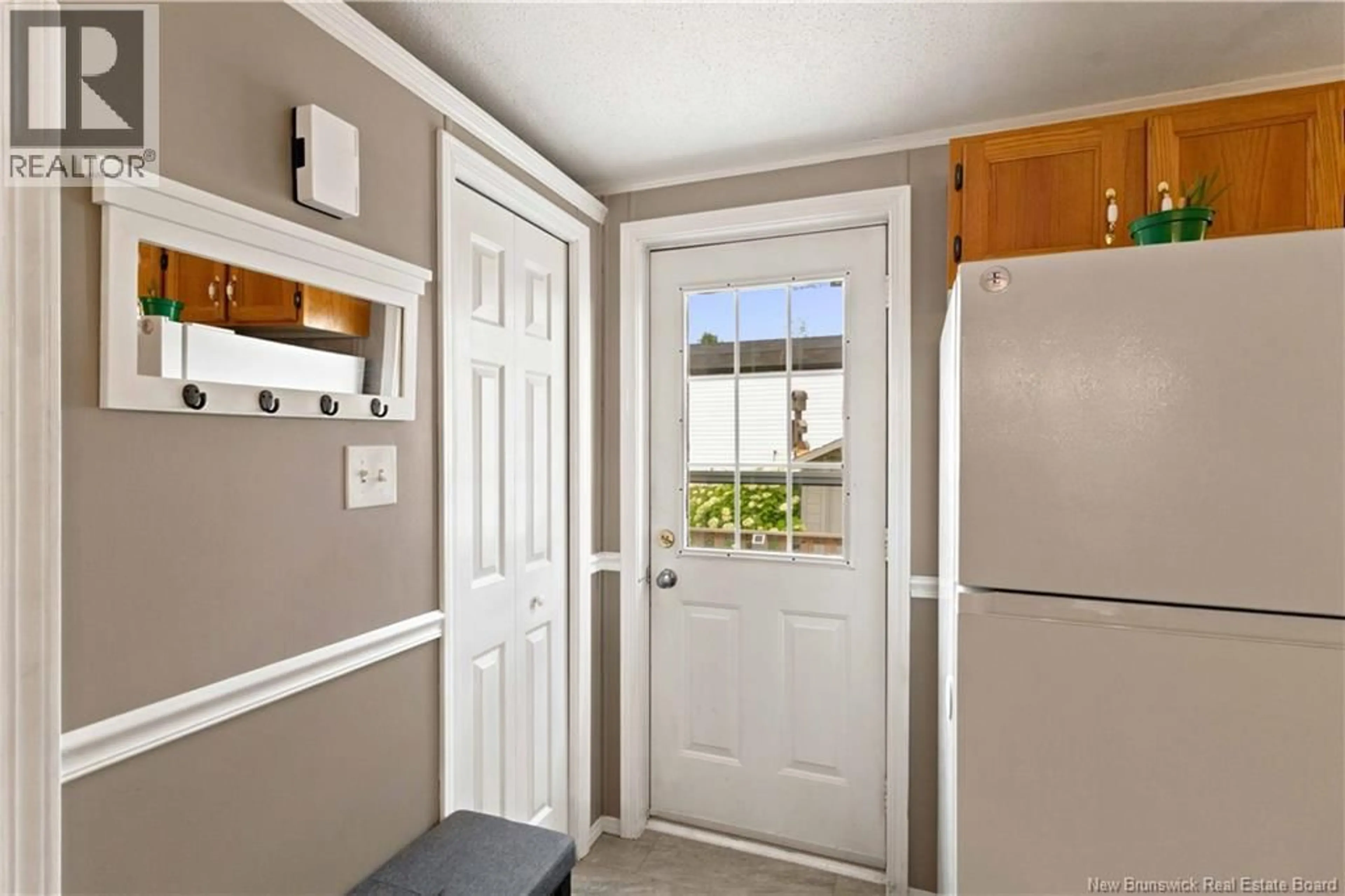 Indoor entryway for 99 HEDGEVIEW DRIVE, Hanwell New Brunswick E3B6R8