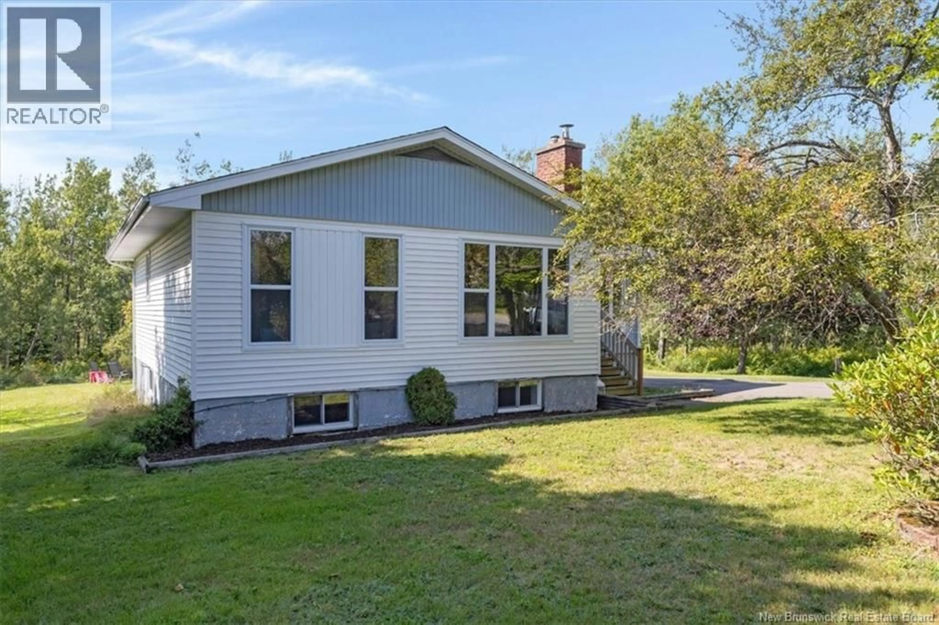 Home with vinyl exterior material, street for 389 HAMPTON ROAD, Quispamsis New Brunswick E2E4V6