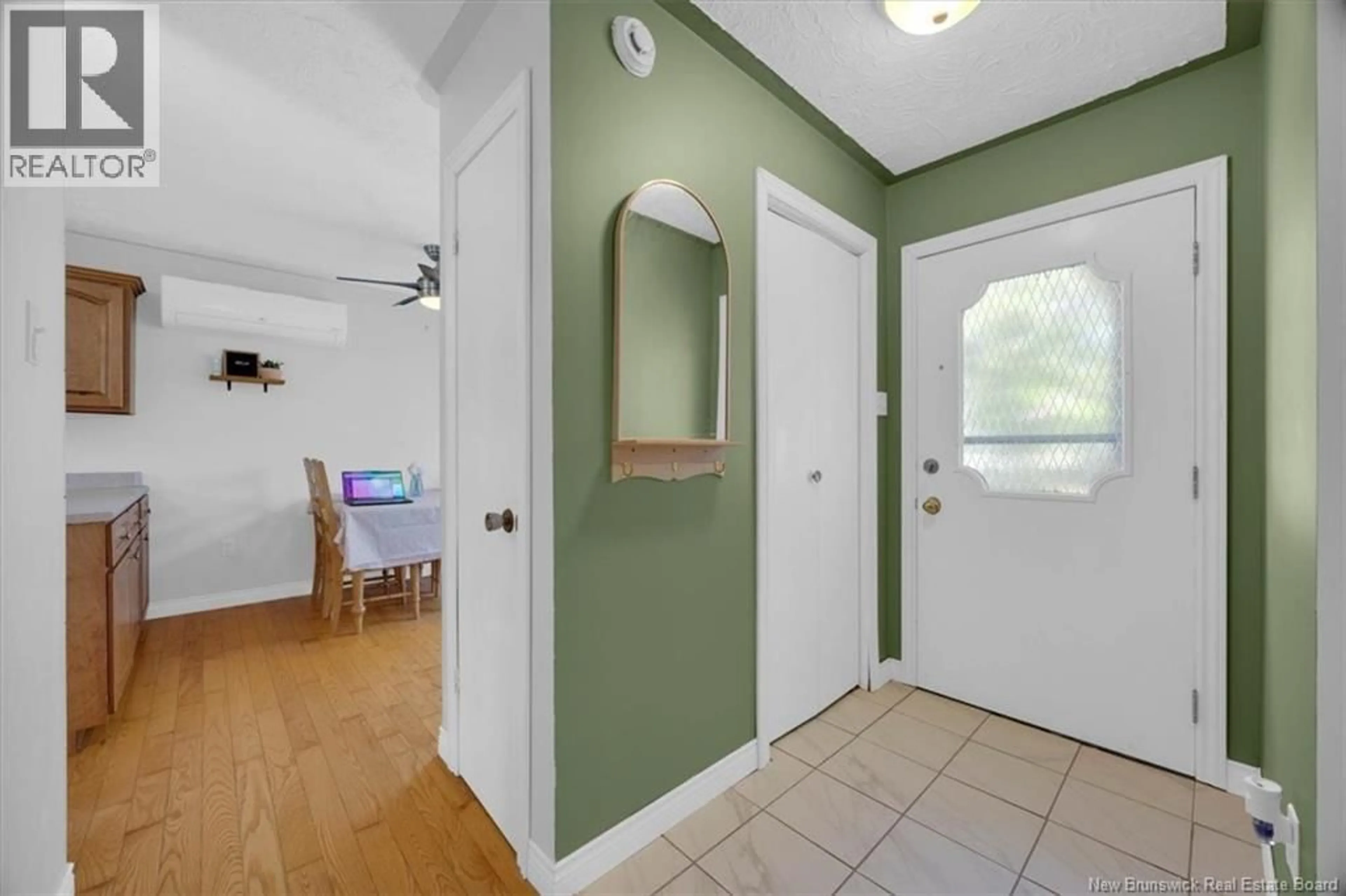 Indoor entryway for 389 HAMPTON ROAD, Quispamsis New Brunswick E2E4V6