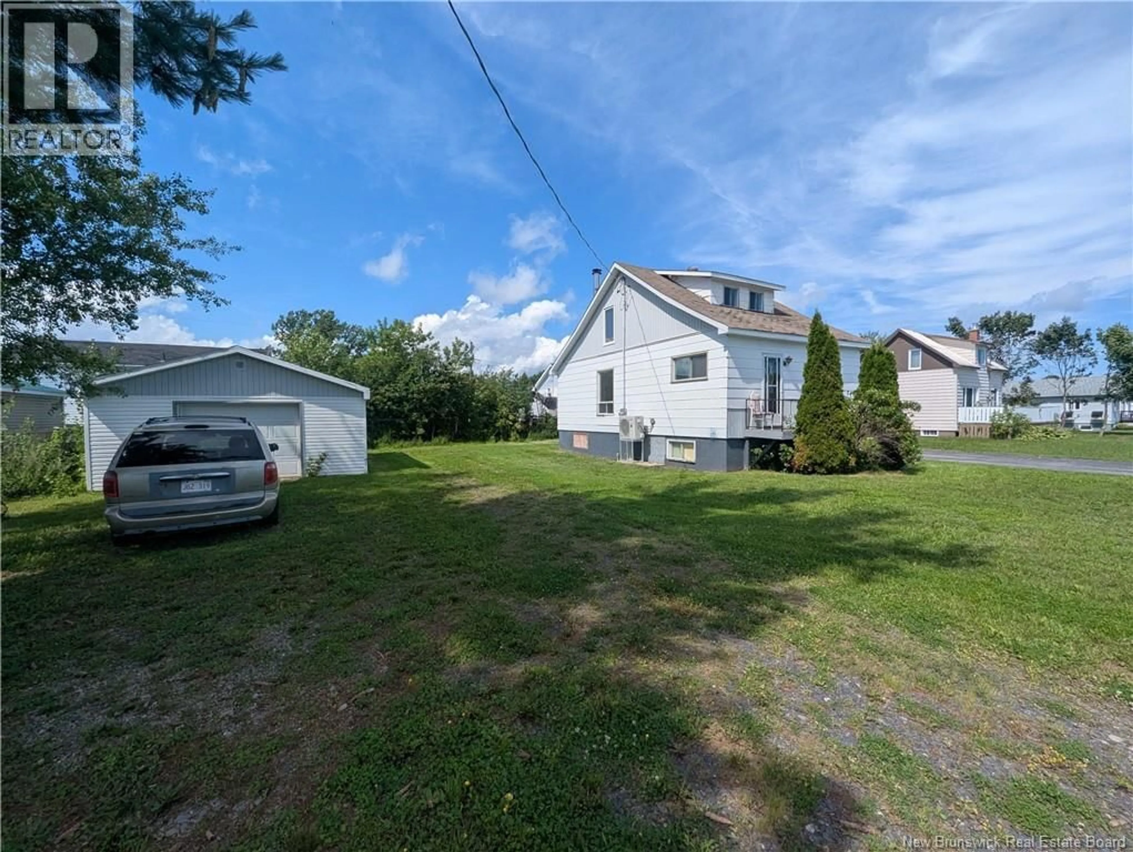 A pic from outside/outdoor area/front of a property/back of a property/a pic from drone, street for 841 HELEN, Bathurst New Brunswick E2A2E6
