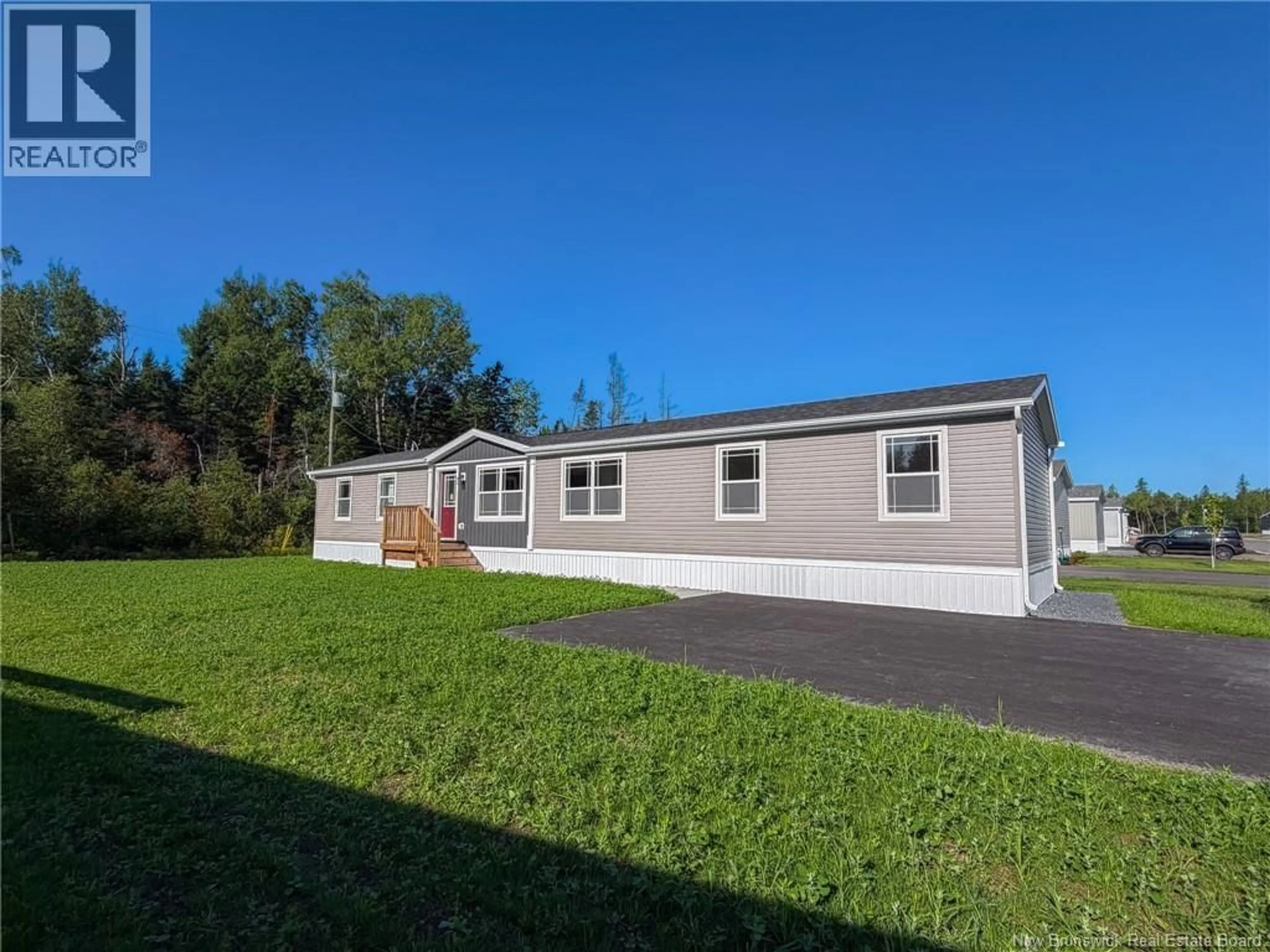 Home with vinyl exterior material, unknown for 37 LUANNE DRIVE, Waasis New Brunswick E3B0Z5