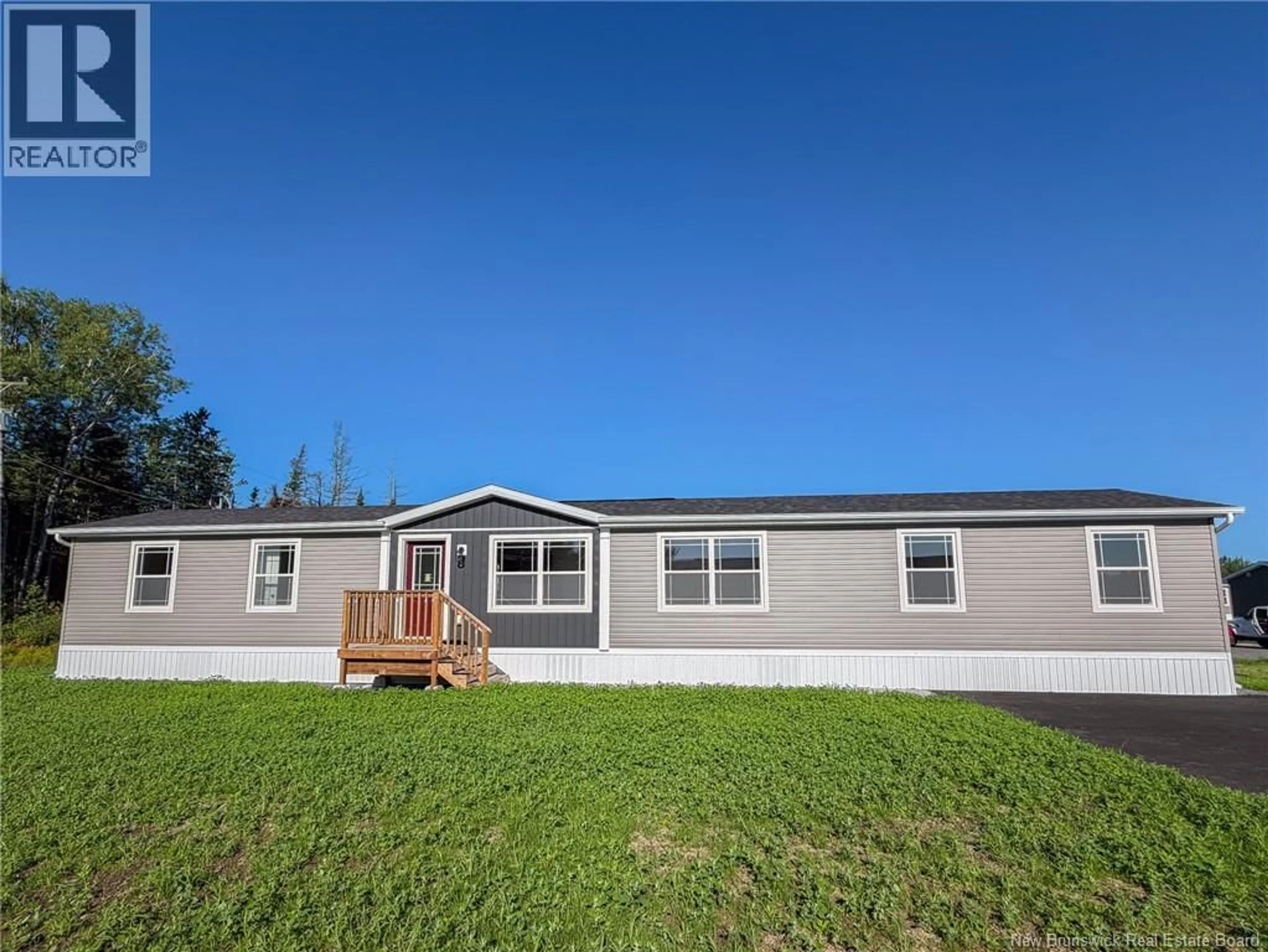 Home with vinyl exterior material, unknown for 37 LUANNE DRIVE, Waasis New Brunswick E3B0Z5