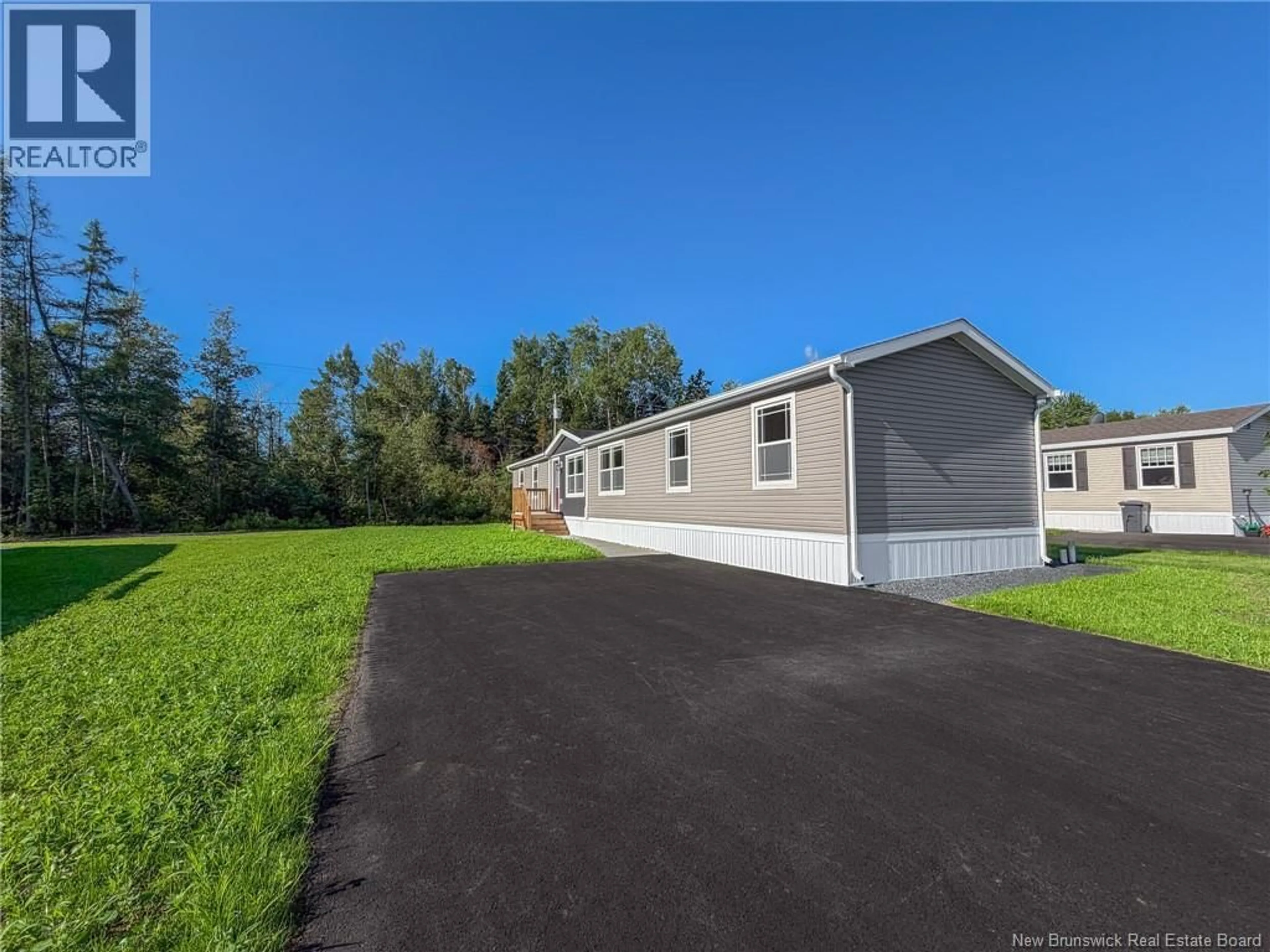 Home with vinyl exterior material, unknown for 37 LUANNE DRIVE, Waasis New Brunswick E3B0Z5