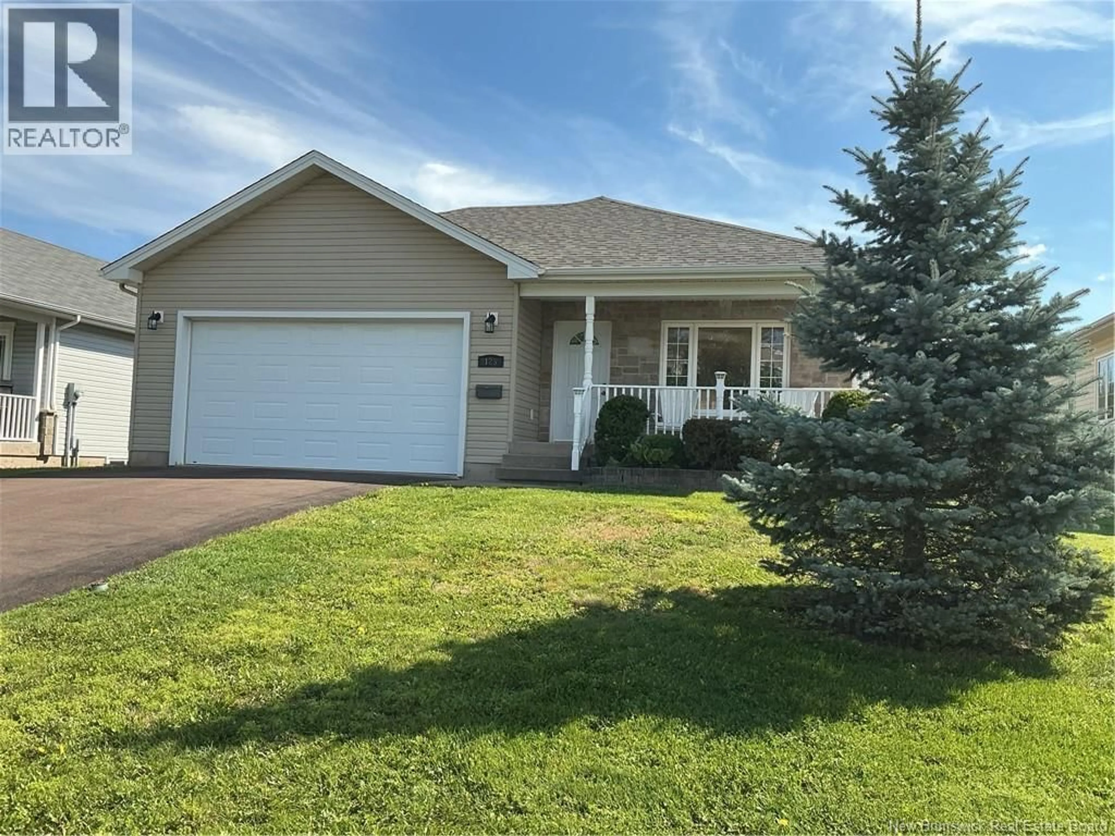 Home with vinyl exterior material, street for 125 MONARCH ROAD, Riverview New Brunswick E1B5V1