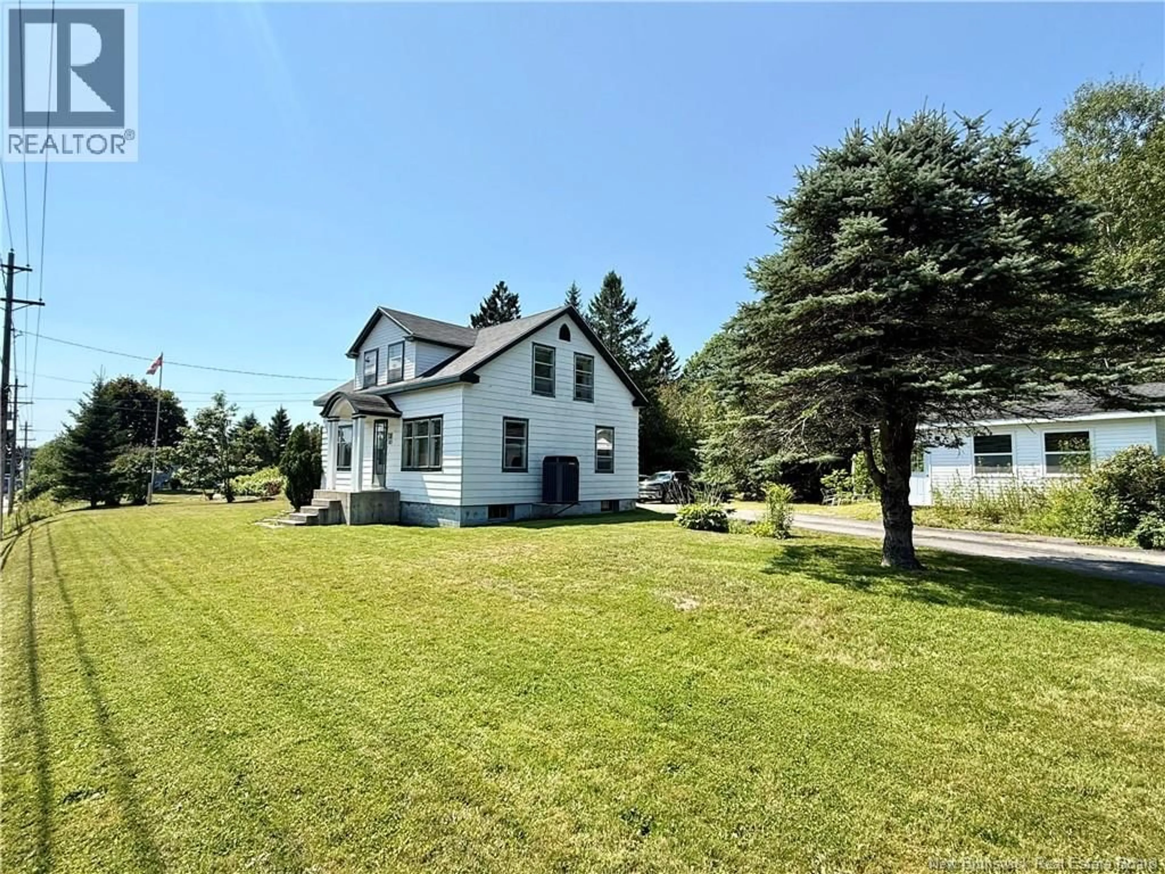 A pic from outside/outdoor area/front of a property/back of a property/a pic from drone, street for 18 LETETE ROAD, St George New Brunswick E5C3H2