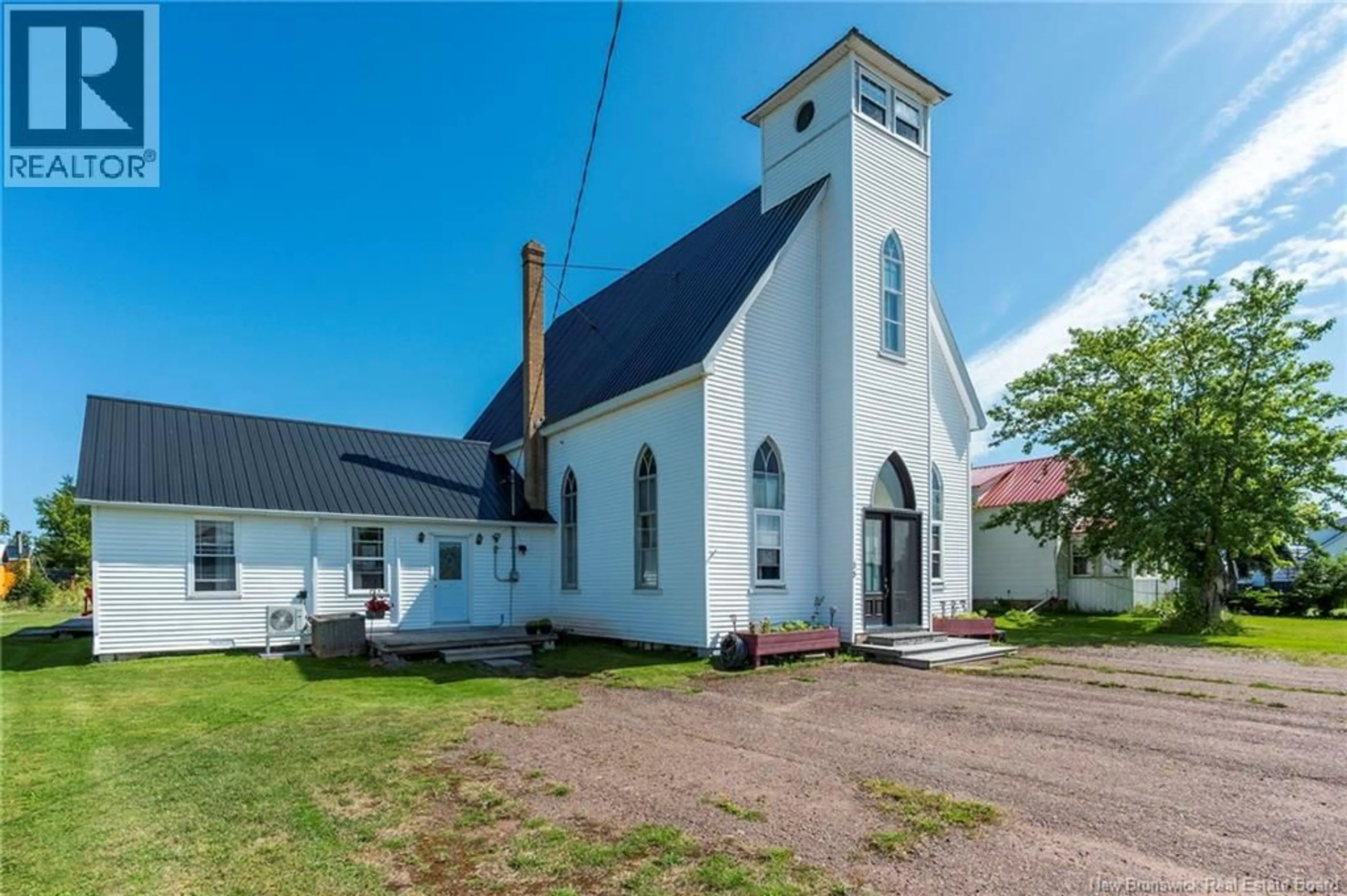 A pic from outside/outdoor area/front of a property/back of a property/a pic from drone, building for 55 ROUTE 955, Cape Tormentine New Brunswick E4M3A4