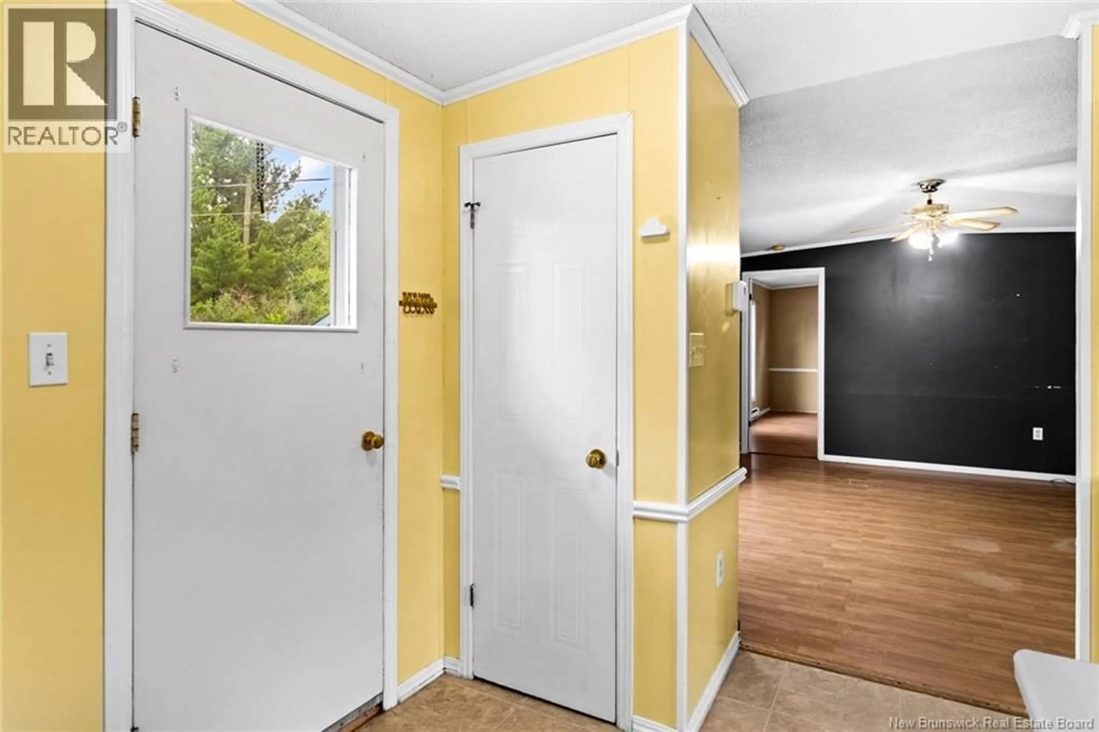 Indoor entryway for 294 MAGNOLIA LANE, Fredericton New Brunswick E3B7P4