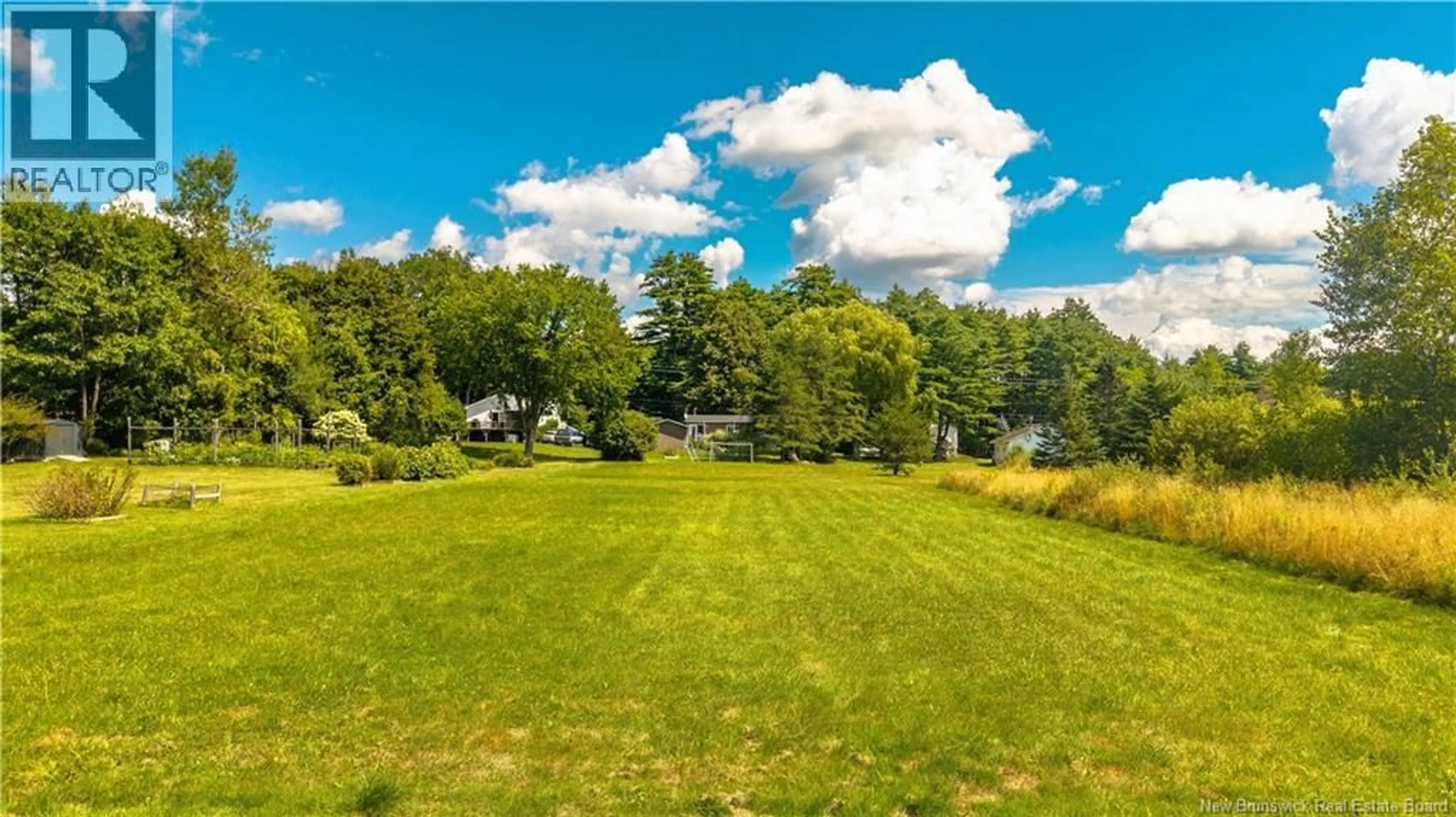 A pic from outside/outdoor area/front of a property/back of a property/a pic from drone, water/lake/river/ocean view for 73 HAWTHORNE STREET, St. Stephen New Brunswick E3L1W7