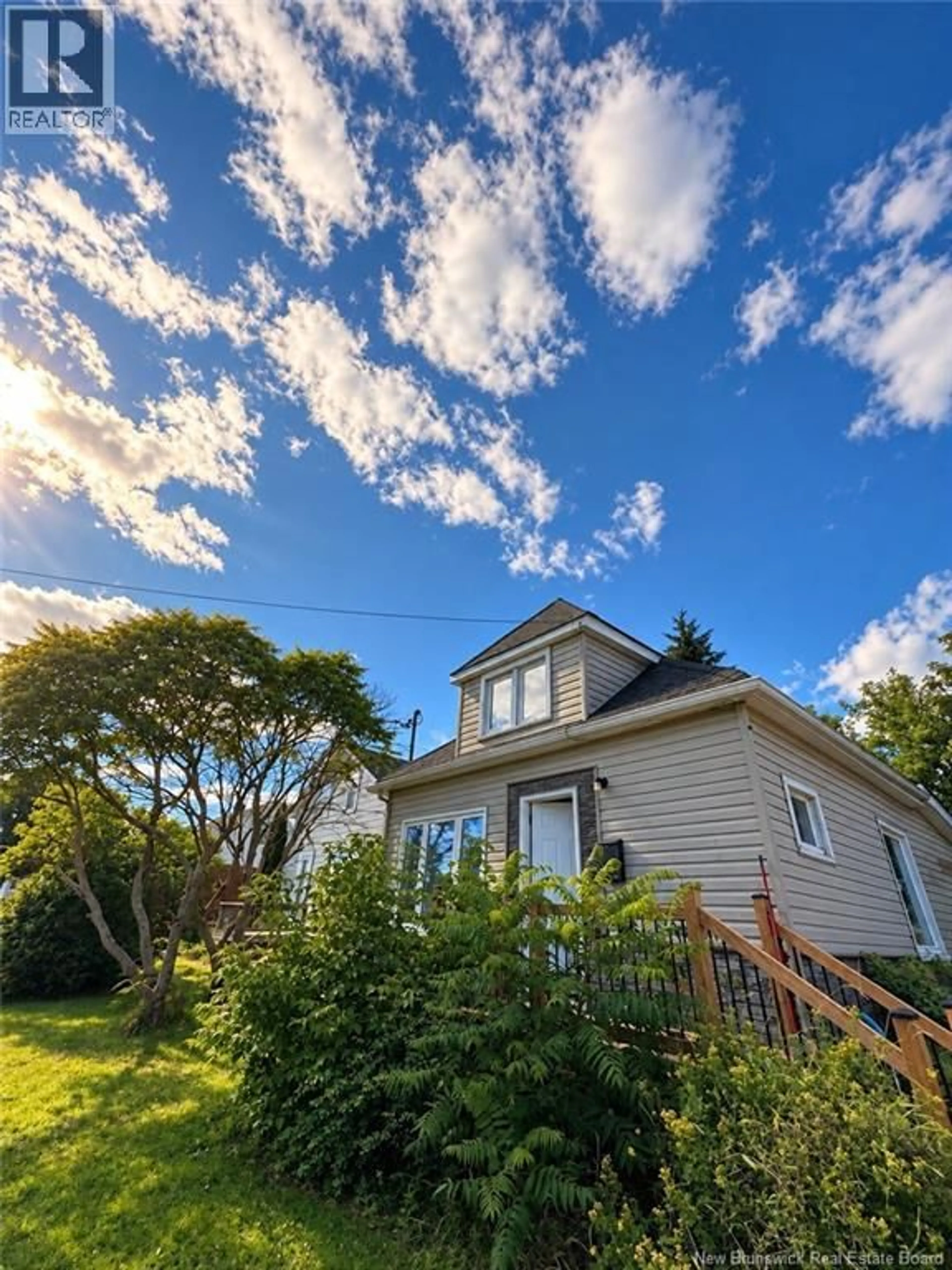 A pic from outside/outdoor area/front of a property/back of a property/a pic from drone, unknown for 9 CLINTON, Moncton New Brunswick E1C3X5