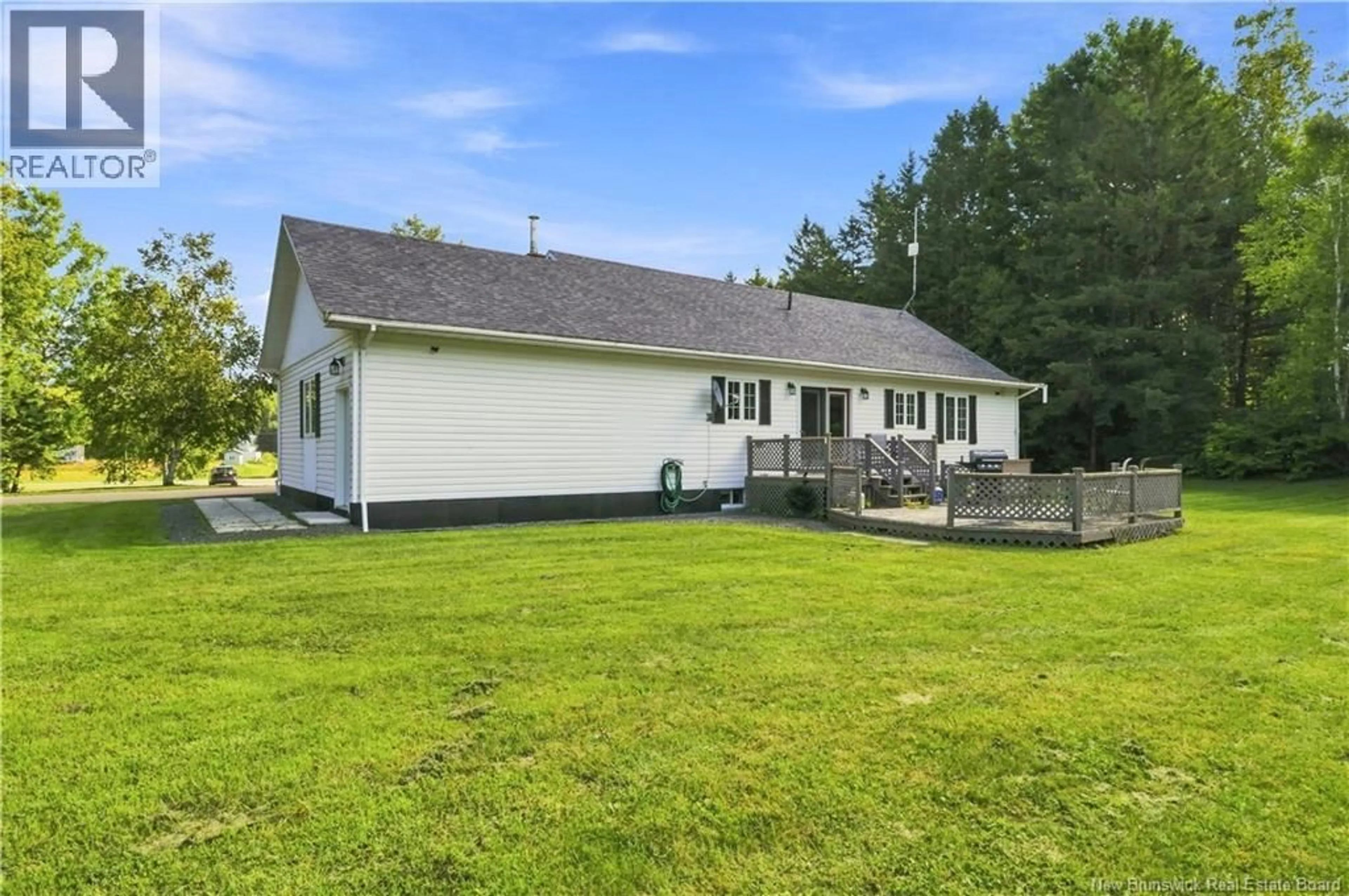 A pic from outside/outdoor area/front of a property/back of a property/a pic from drone, unknown for 10501 ROUTE 105, Upper Kent New Brunswick E7J2B5