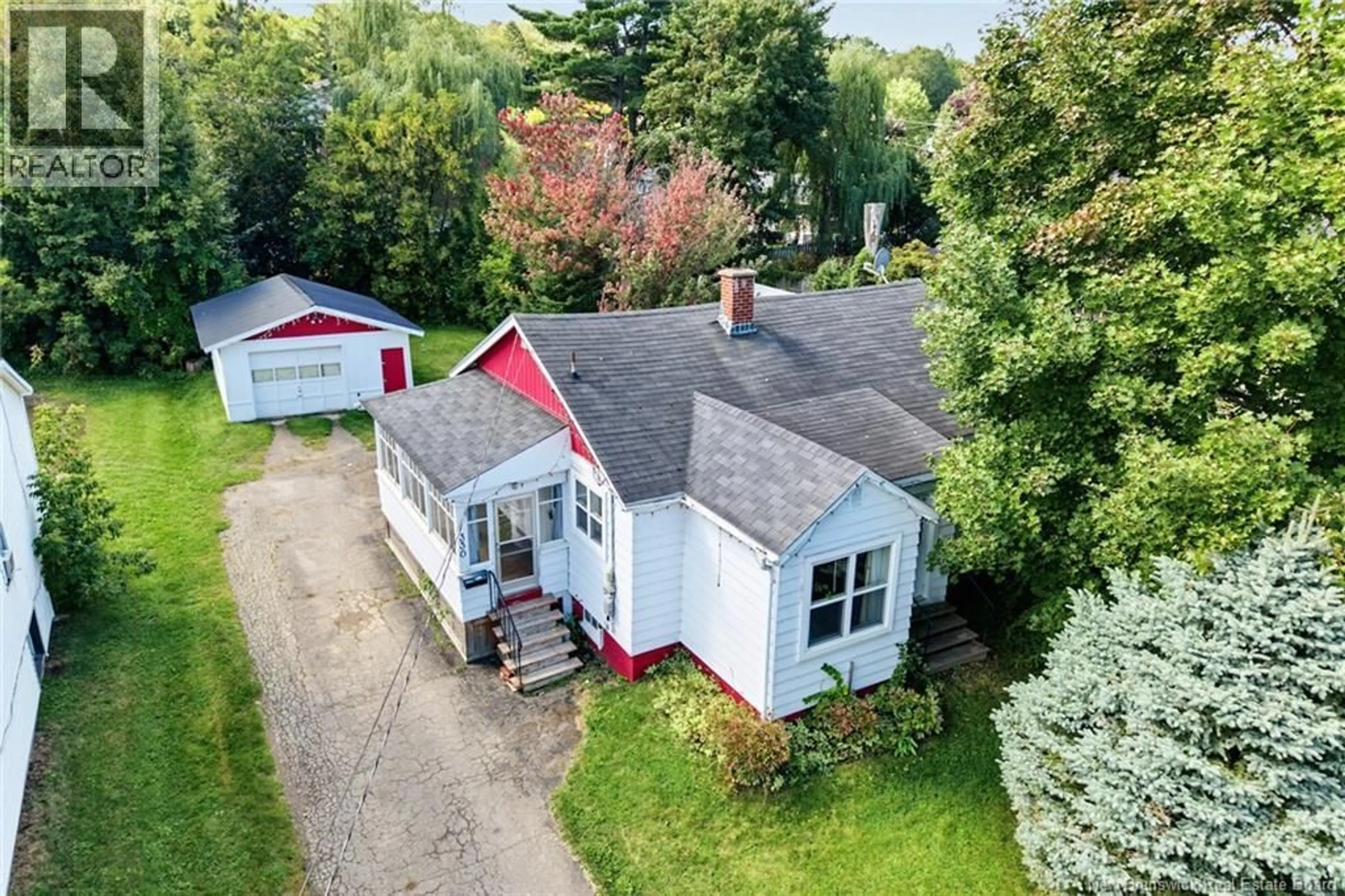 A pic from outside/outdoor area/front of a property/back of a property/a pic from drone, street for 330 DUNDONALD STREET, Fredericton New Brunswick E3B1X2