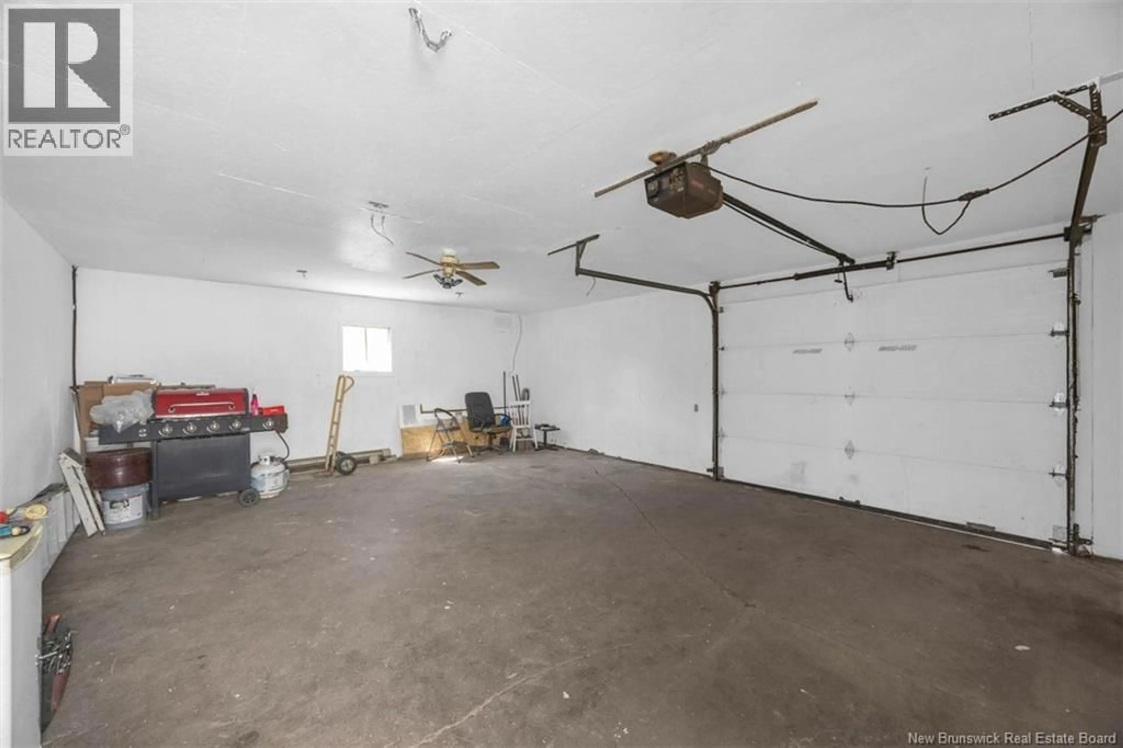 Indoor garage for 31 ROXBORO COURT, Boundary Creek New Brunswick E1G4E7