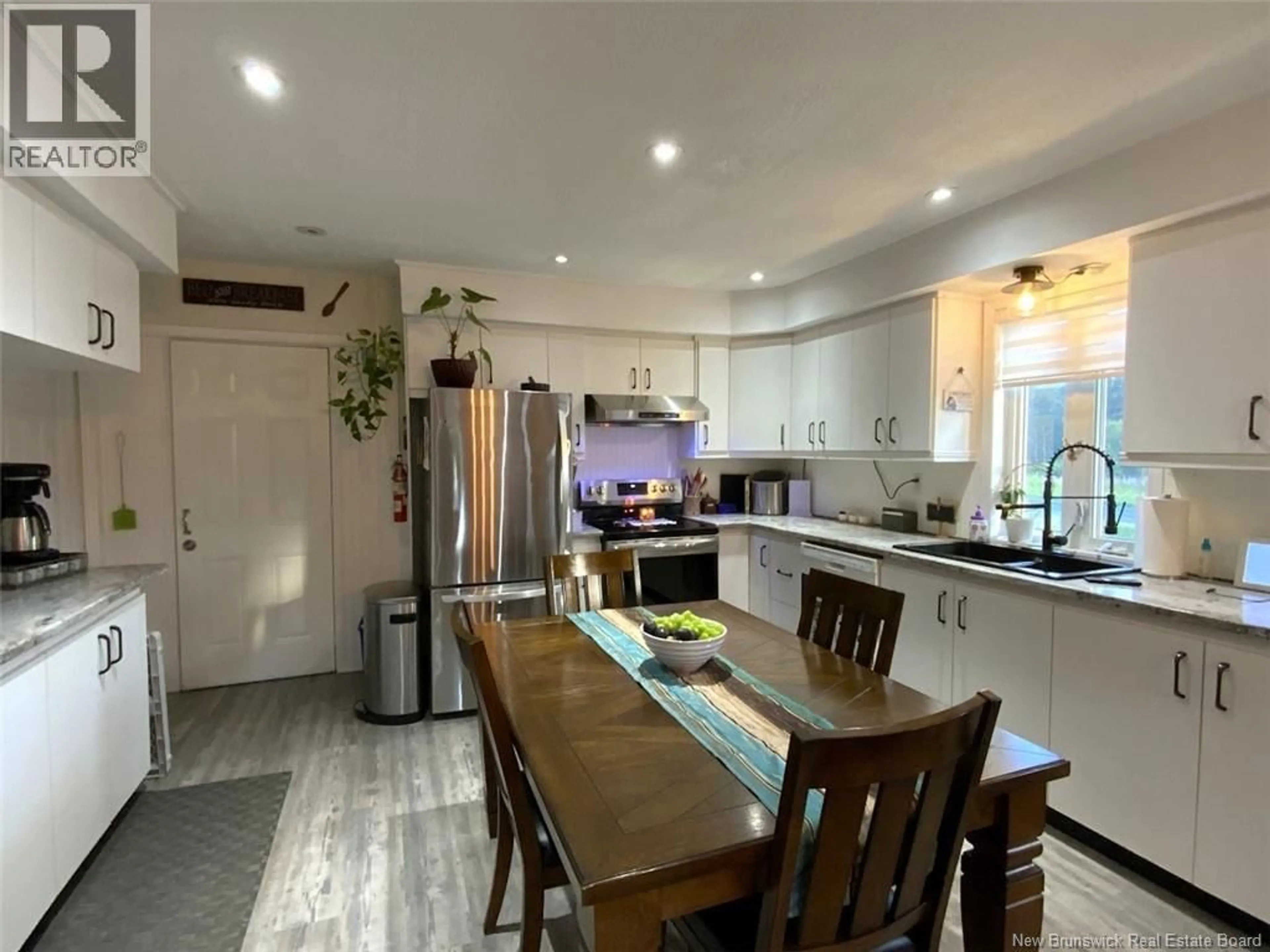 Open concept kitchen, unknown for 1792 MONTAGNE-DE-LA-CROIX ROAD, Sainte-Anne-De-Madawaska New Brunswick E7E1S1