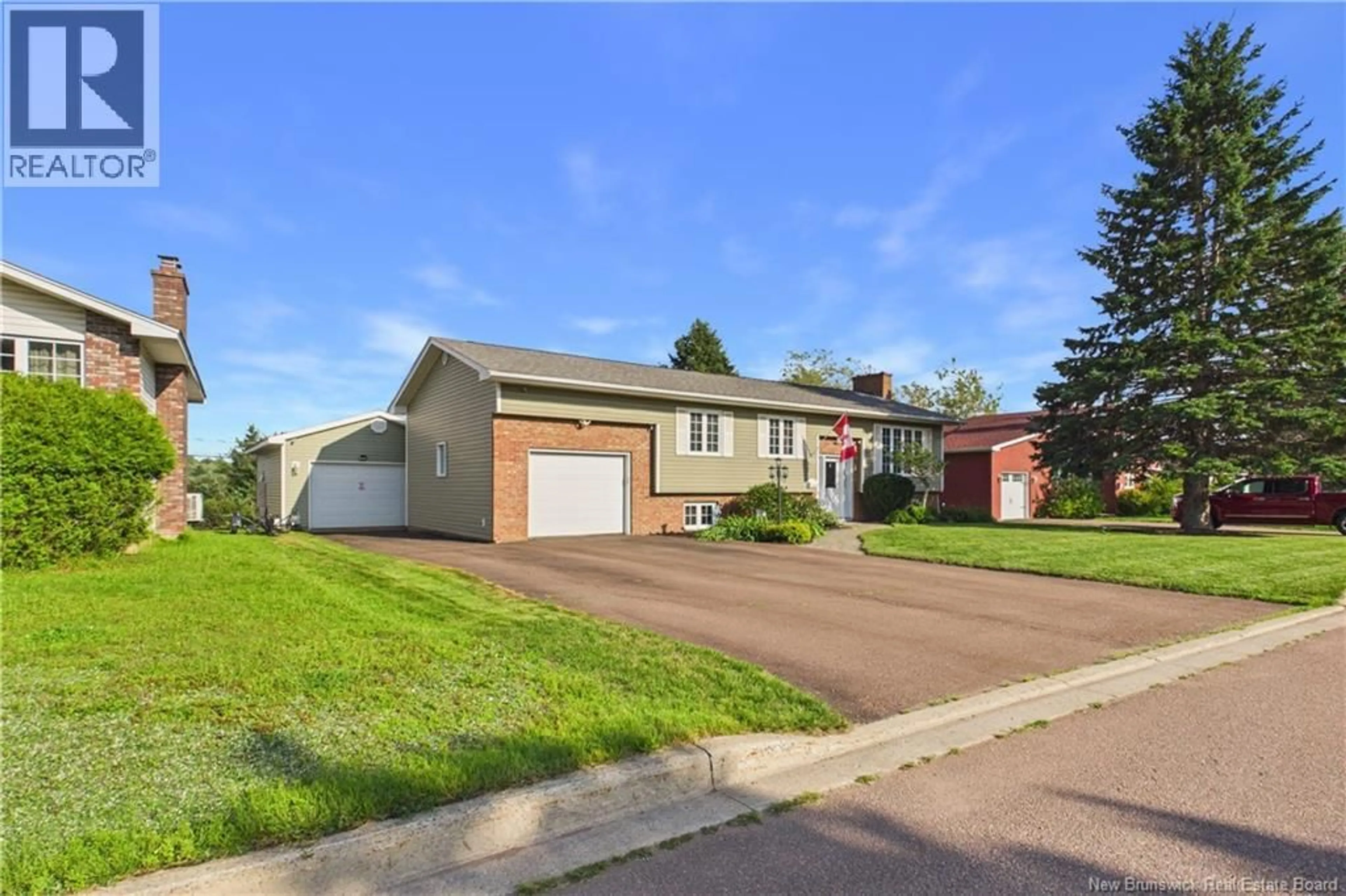 Home with vinyl exterior material, street for 23 POINTE AUX RENARDS, Dieppe New Brunswick E1A7W7