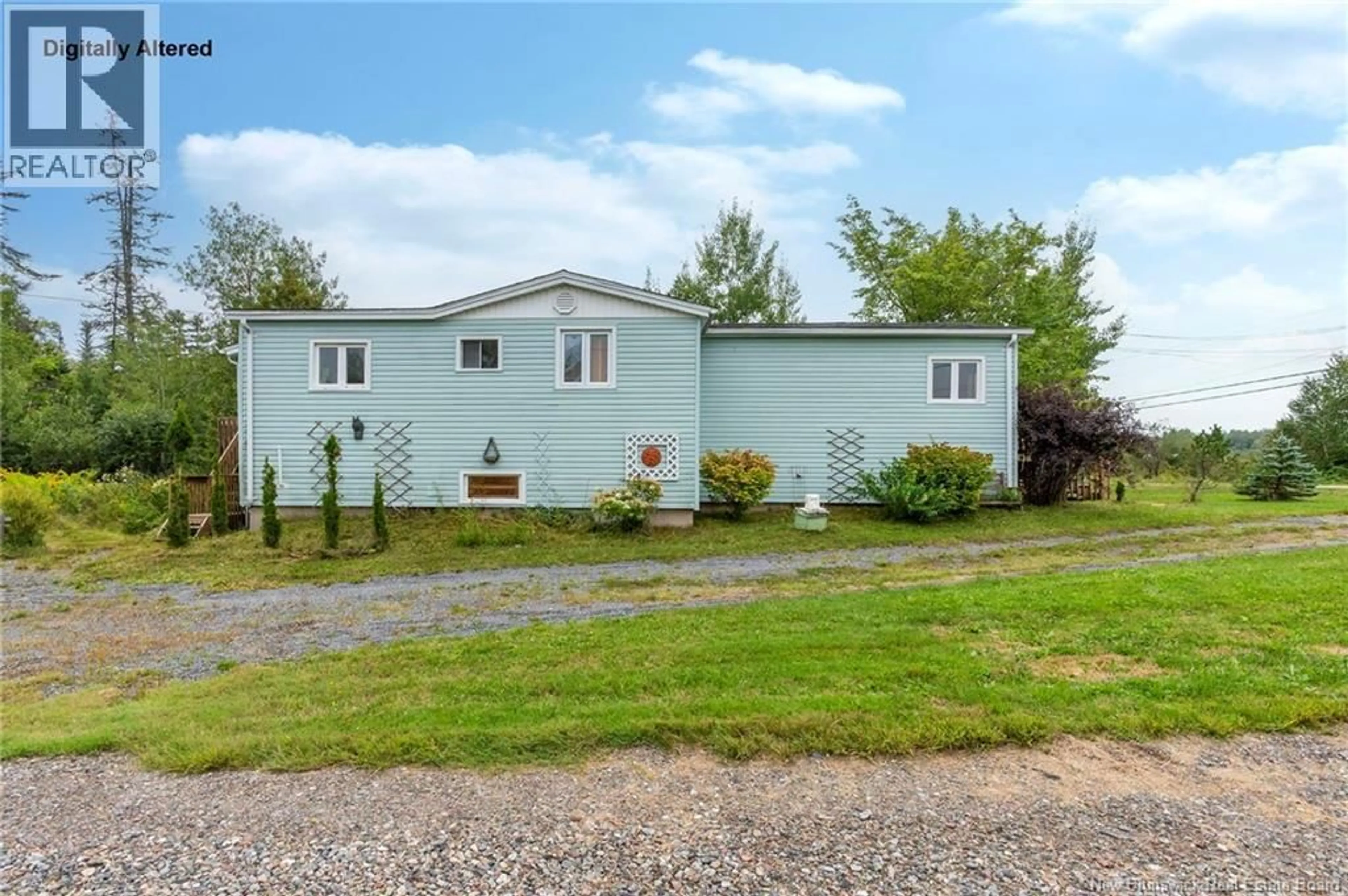A pic from outside/outdoor area/front of a property/back of a property/a pic from drone, unknown for 1250 WESTFIELD ROAD, Saint John New Brunswick E2M7N5