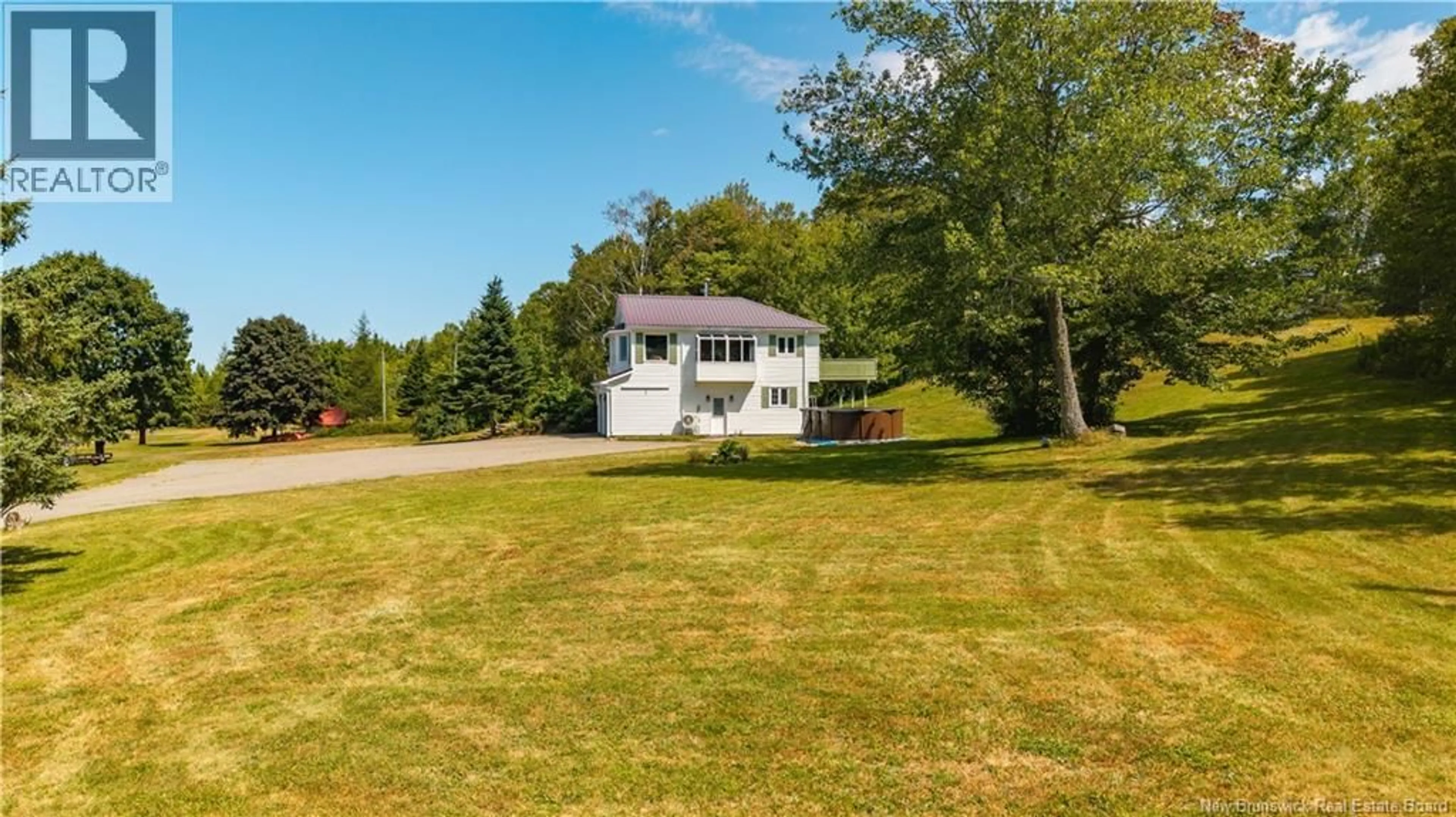 A pic from outside/outdoor area/front of a property/back of a property/a pic from drone, water/lake/river/ocean view for 2 SUNSET BOULEVARD, Pennfield New Brunswick E5H2M1