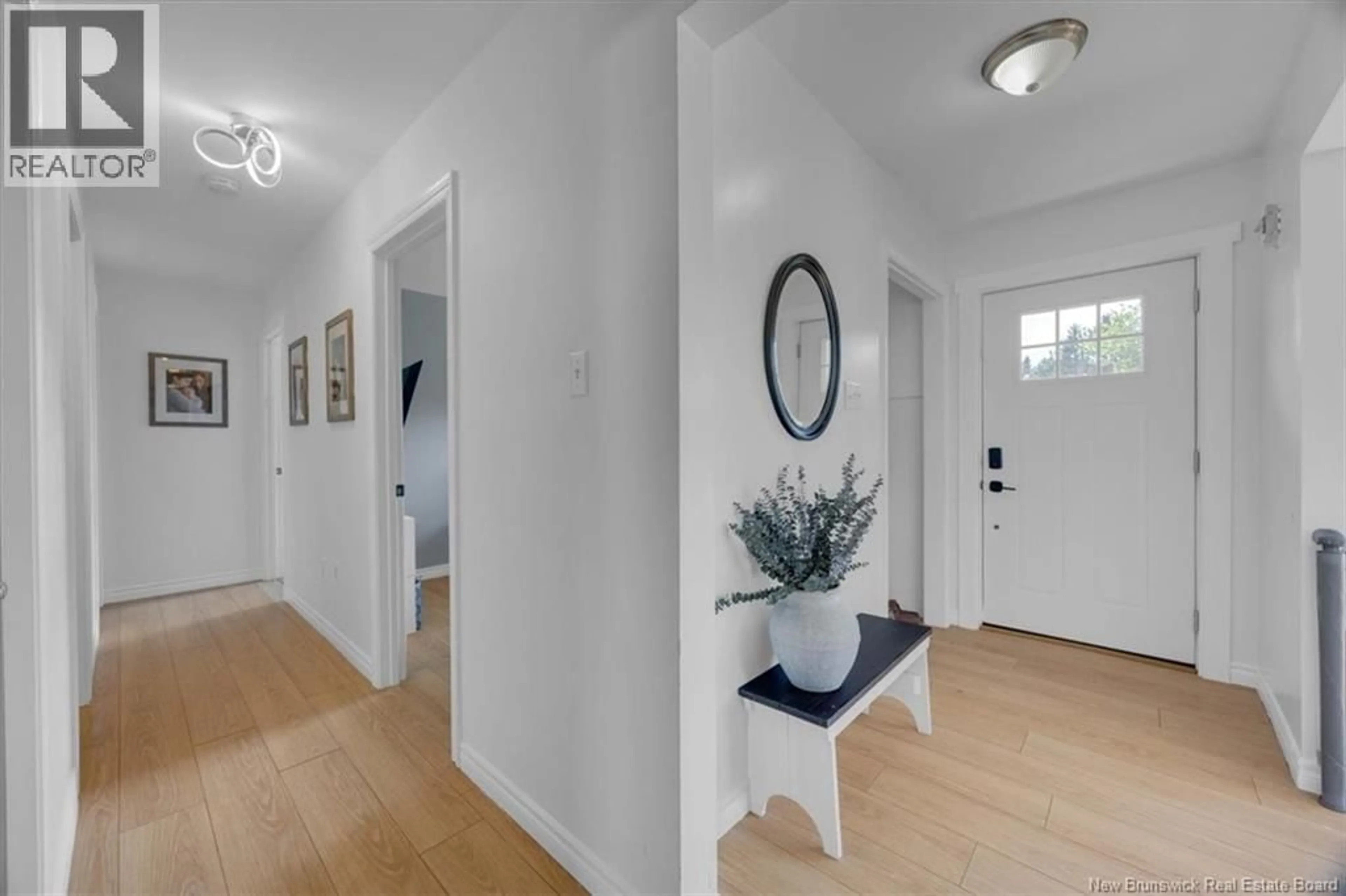 Indoor entryway for 16 BROOK STREET, Quispamsis New Brunswick E2G1P3